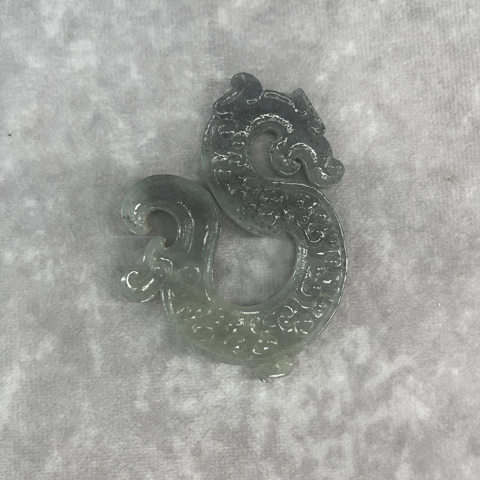 A FINE DRAGON PATTEN JADE PENDANT - 2