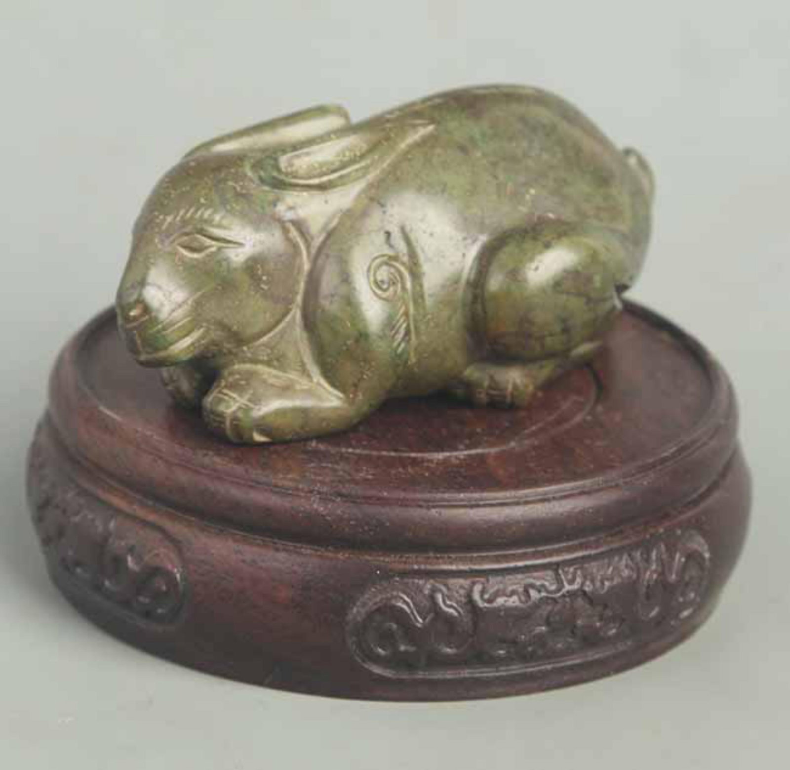 A FINE TURQUOISE STONE RABBIT ORNAMENT (1 of 3)