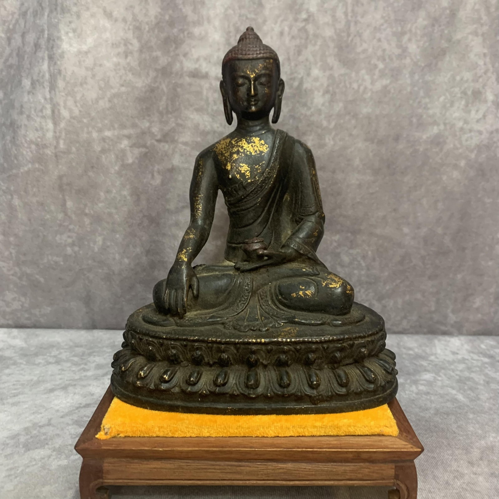 BRONZE GILT SHAKYA MEDICINE BUDDHA BUDDHA STATUE: Ming Dynasty Style; High: 8.0 inch; Width: 4.2 inch; Long: 6.3 inch; Woodbase for picture and display only