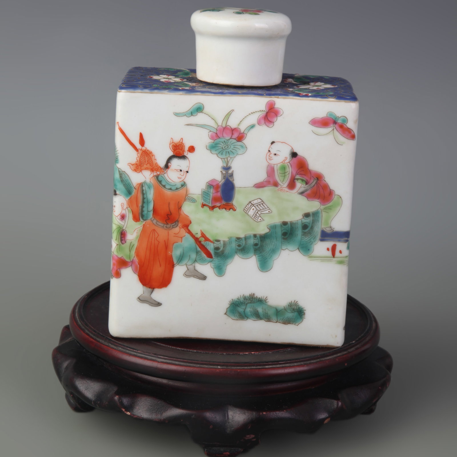 A FAMILLE ROSE FIGURAL PATTERN PORCELAIN TEA CADDY: Republic Period; High: 6.0 inch; Woodbase for picture and display only