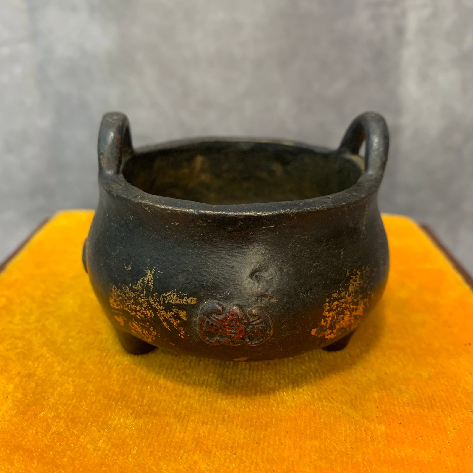 A FINE SMALL BRONZE CENSER (1 of 6)