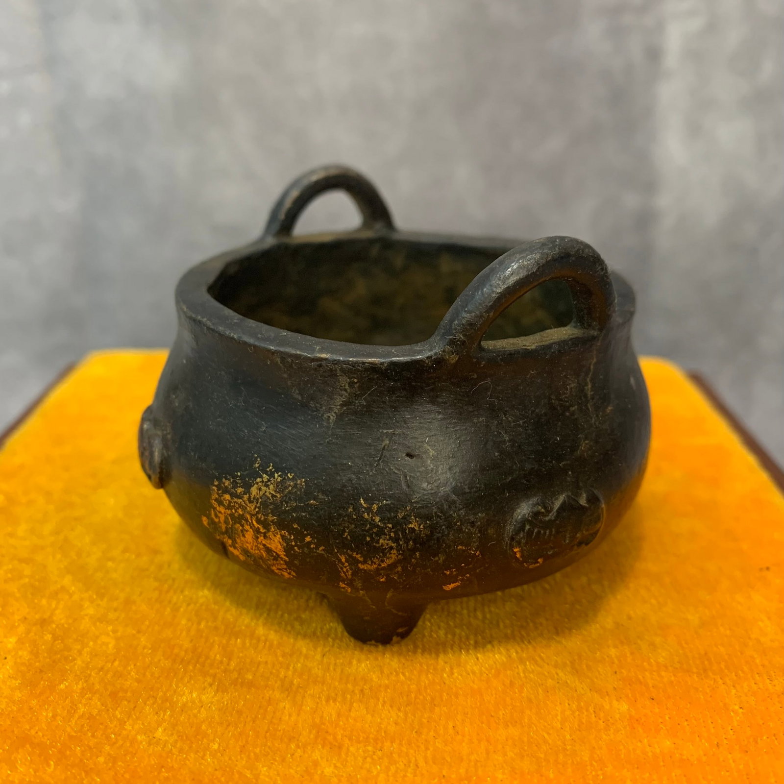 A FINE SMALL BRONZE CENSER - 2
