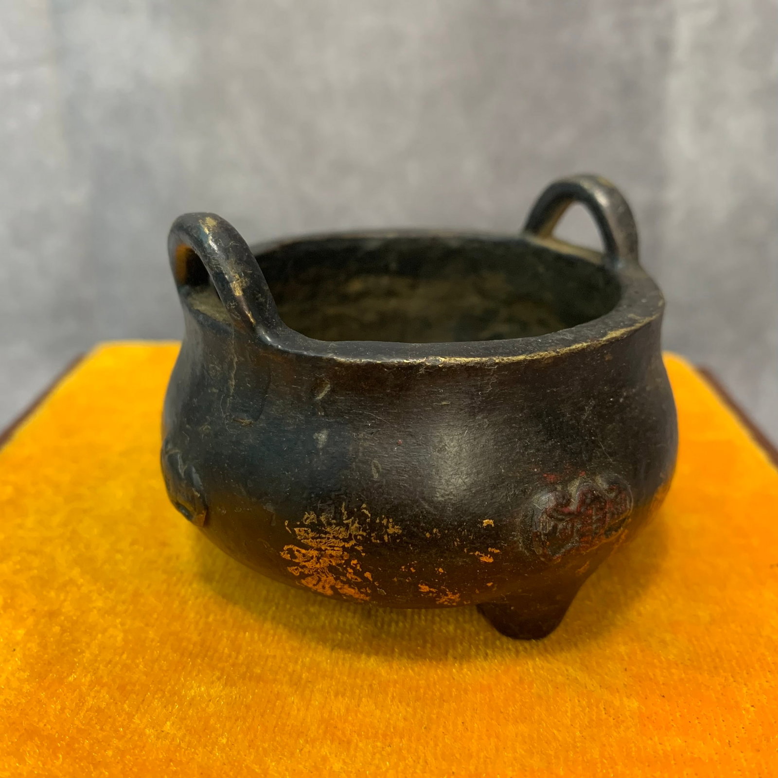 A FINE SMALL BRONZE CENSER - 3