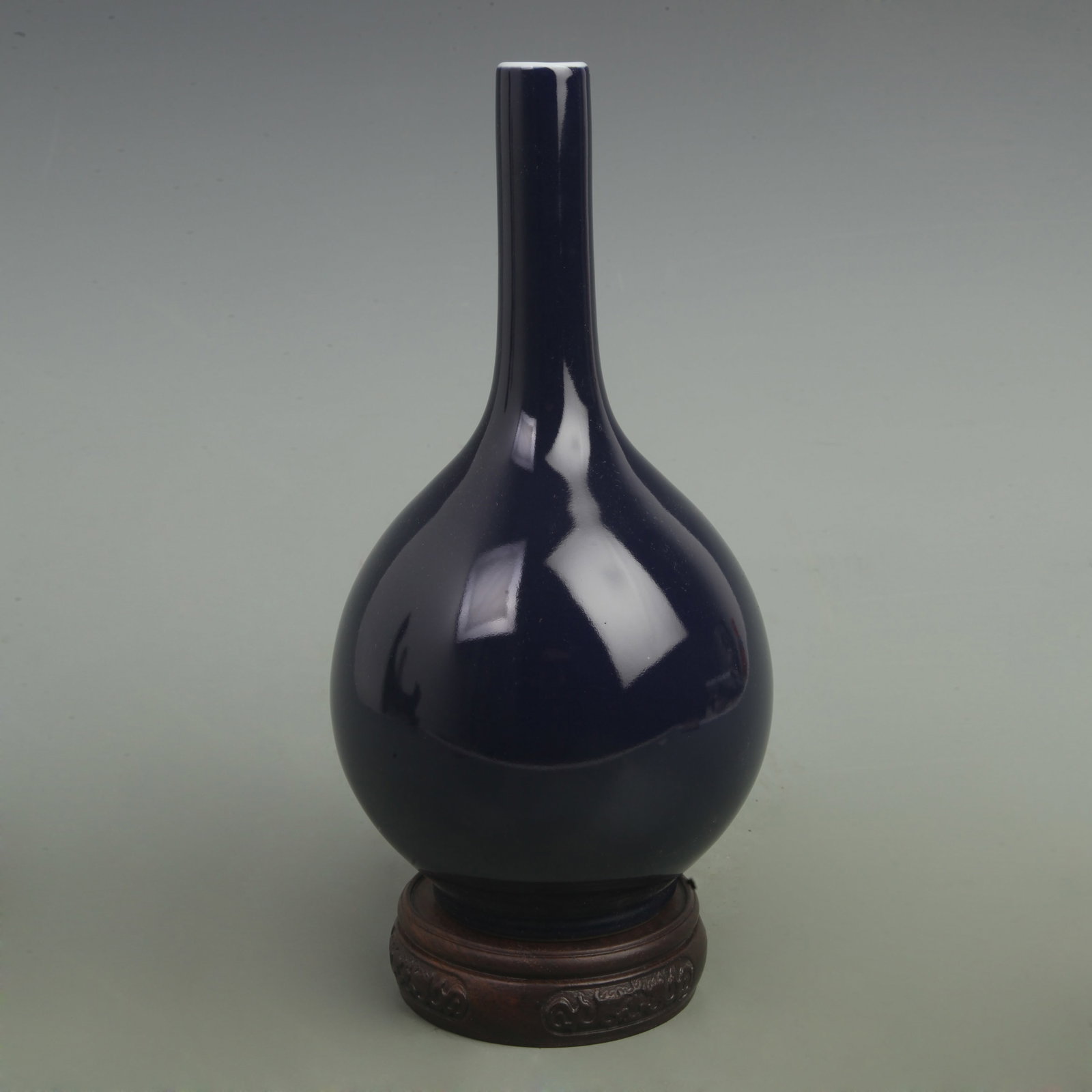CLEAR BLUE GLAZE BLADDER SHAPED PORCELAIN VASE (1 of 5)