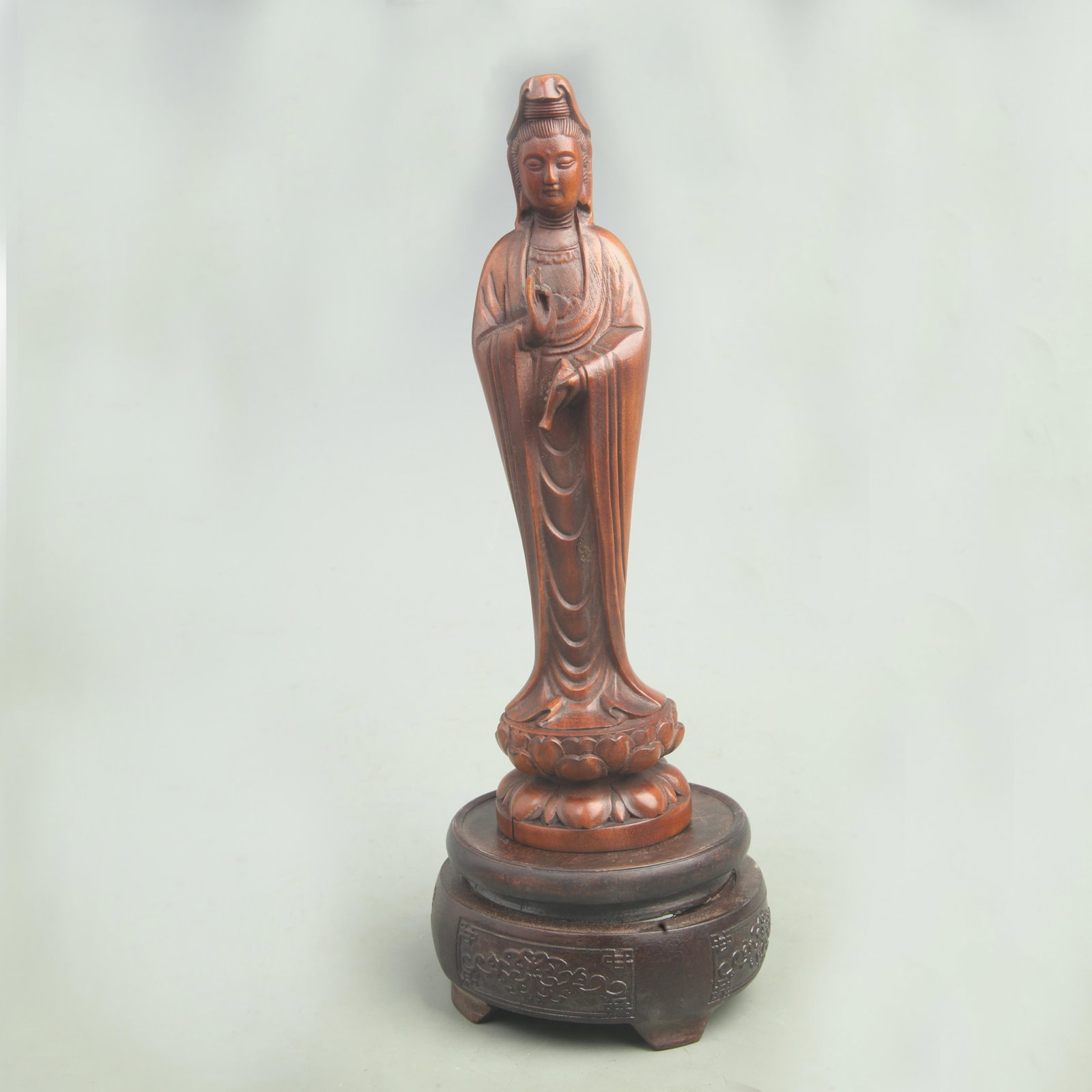 A FINE BOXWOOD GUAN YIN STATUE: Qing Dynasty; High: 8.2 inch; Width: 2.2 inch; Woodbase for picture and display only