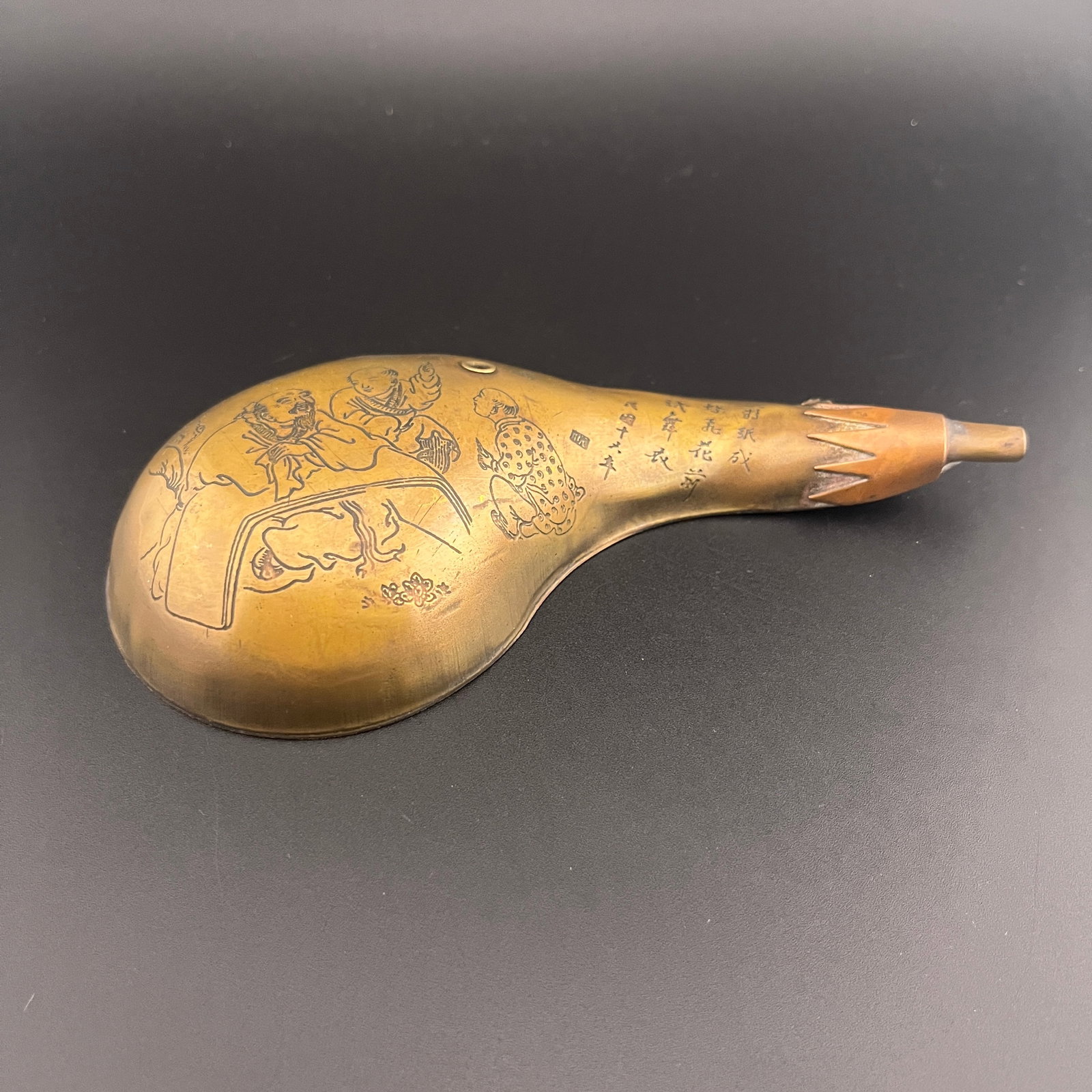 A FINELY CARVED BRONZE GROUND SHAPED WATER DROPPER (1 of 6)