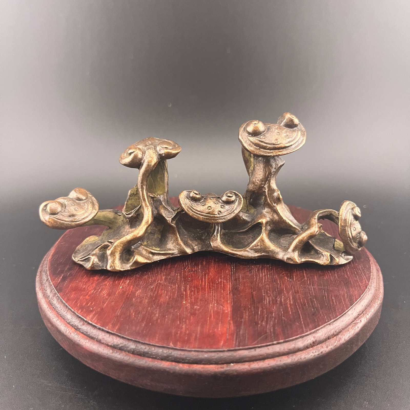 A FINE BRONZE MADE SCHOLAR'S STONE FIGURE PEN STAND (1 of 5)