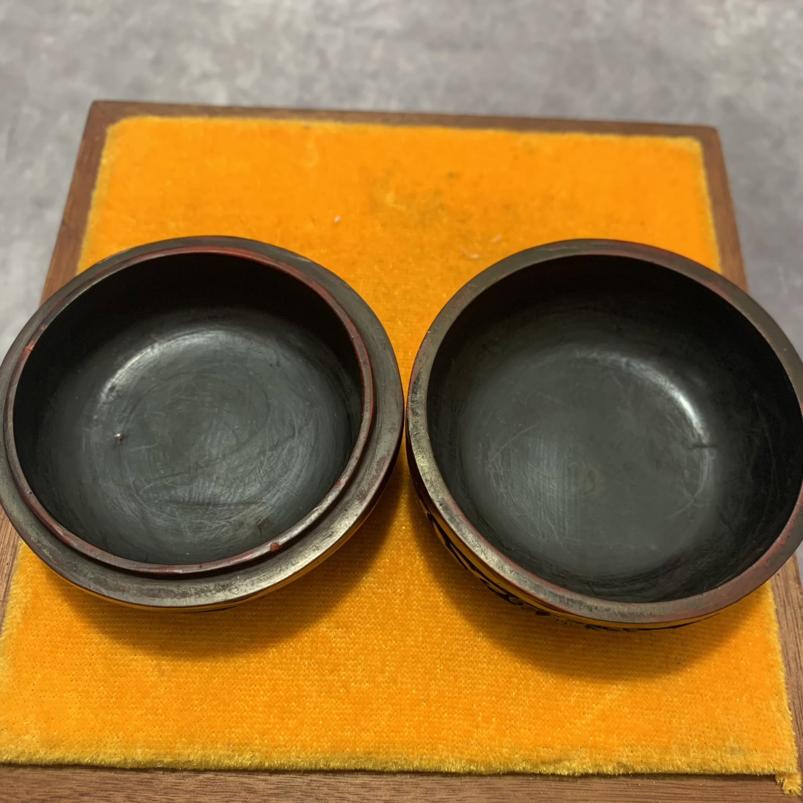 A FINE SMALL RED CARVED LACQUER BOX - 4