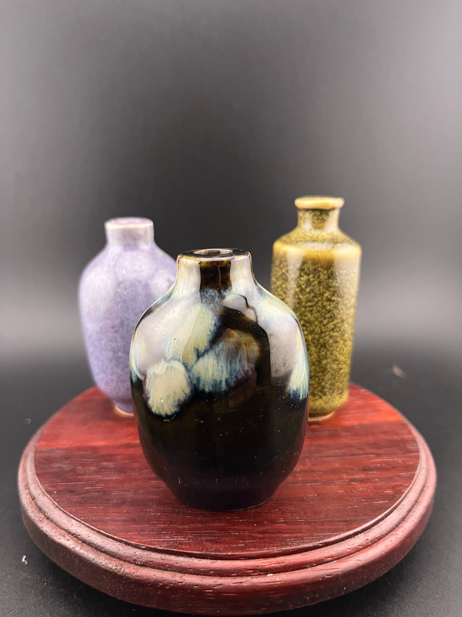 GROUP OF THREE PORCELAIN SNUFF BOTTLE (1 of 6)