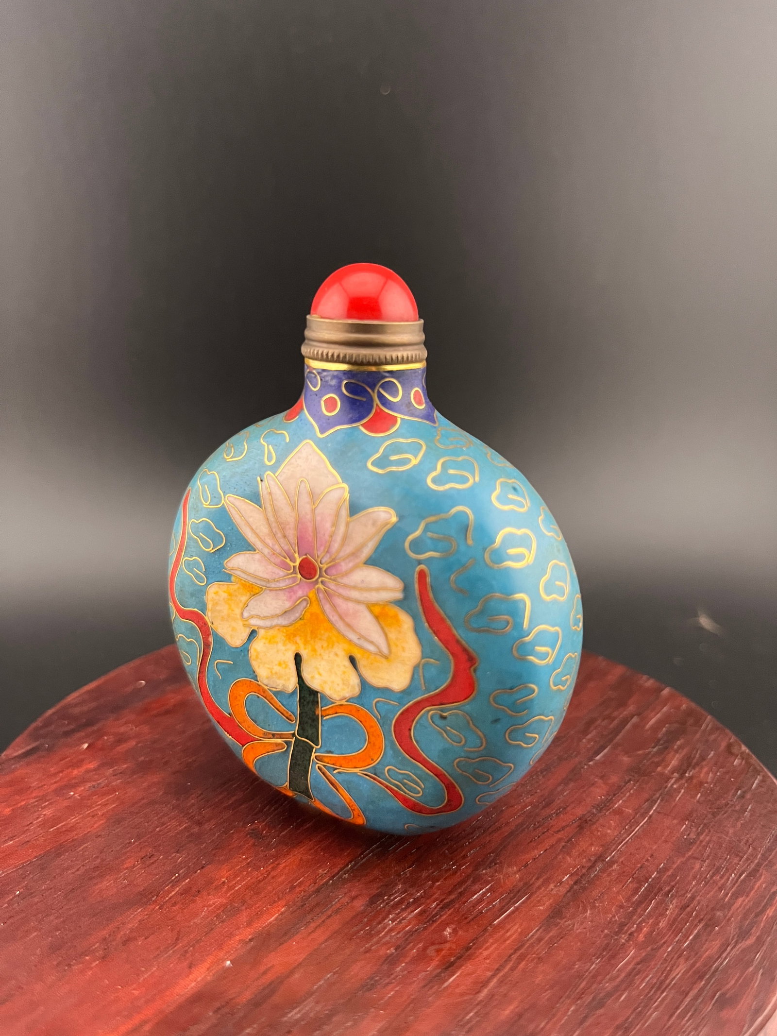 A FINE ENAMEL SNUFF BOTTLE - 2