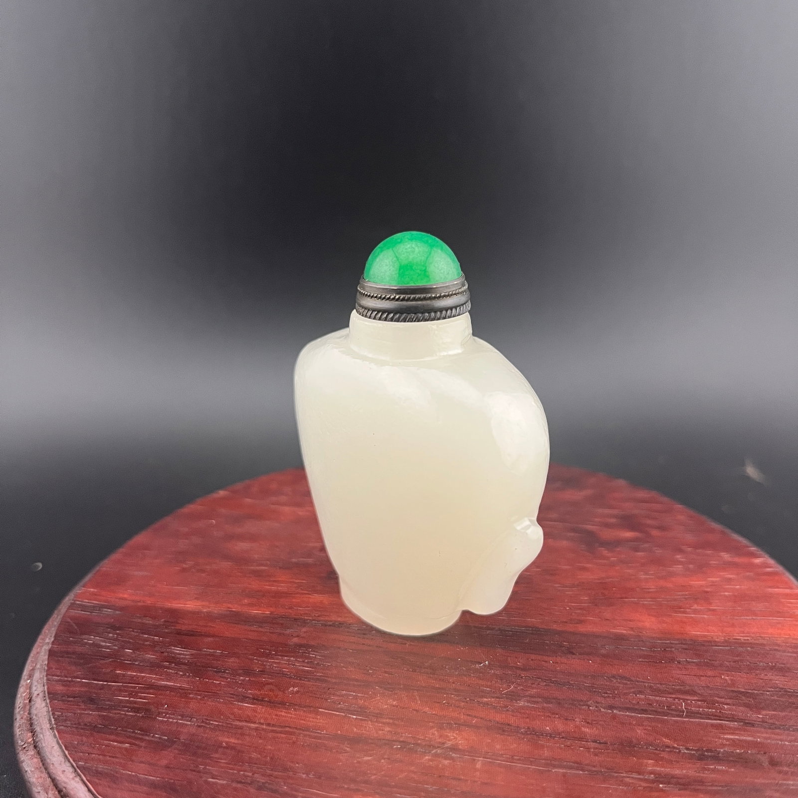 A FINE WHITE JADE MADE SNUFF BOTTLE - 3