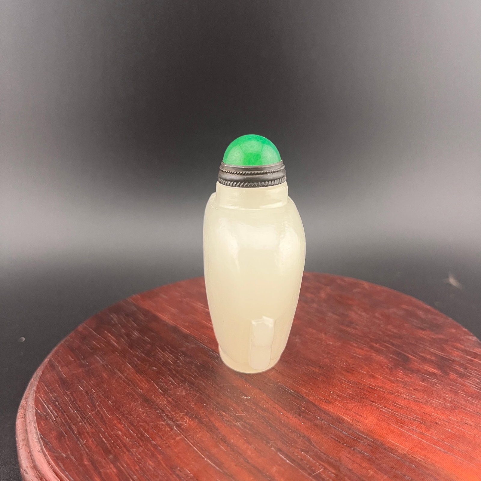 A FINE WHITE JADE MADE SNUFF BOTTLE - 4
