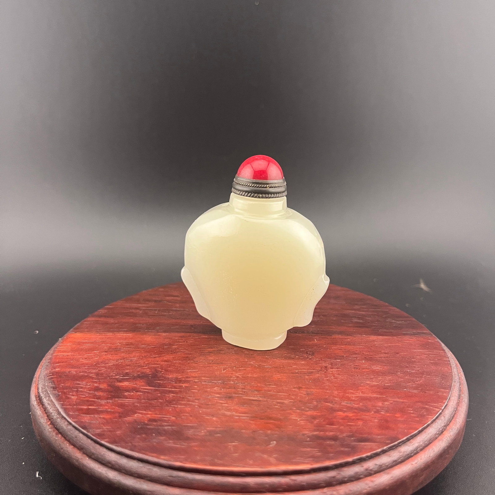 A FINE WHITE JADE MADE SNUFF BOTTLE - 6