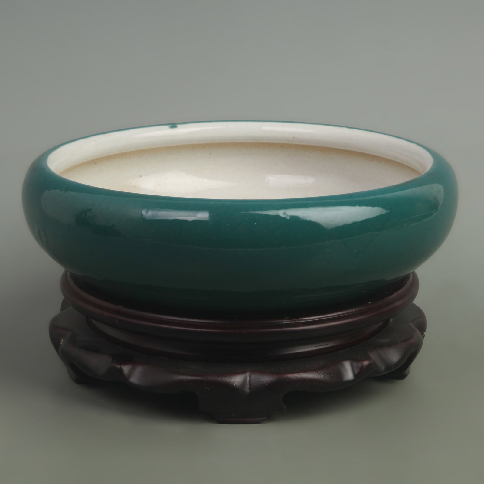 A WANG BINGRONG PEACOCK-GREEN GLAZED BRUSH WASHER WITH INCISED FISH AND AQUATIC PLANTS (1 of 4)