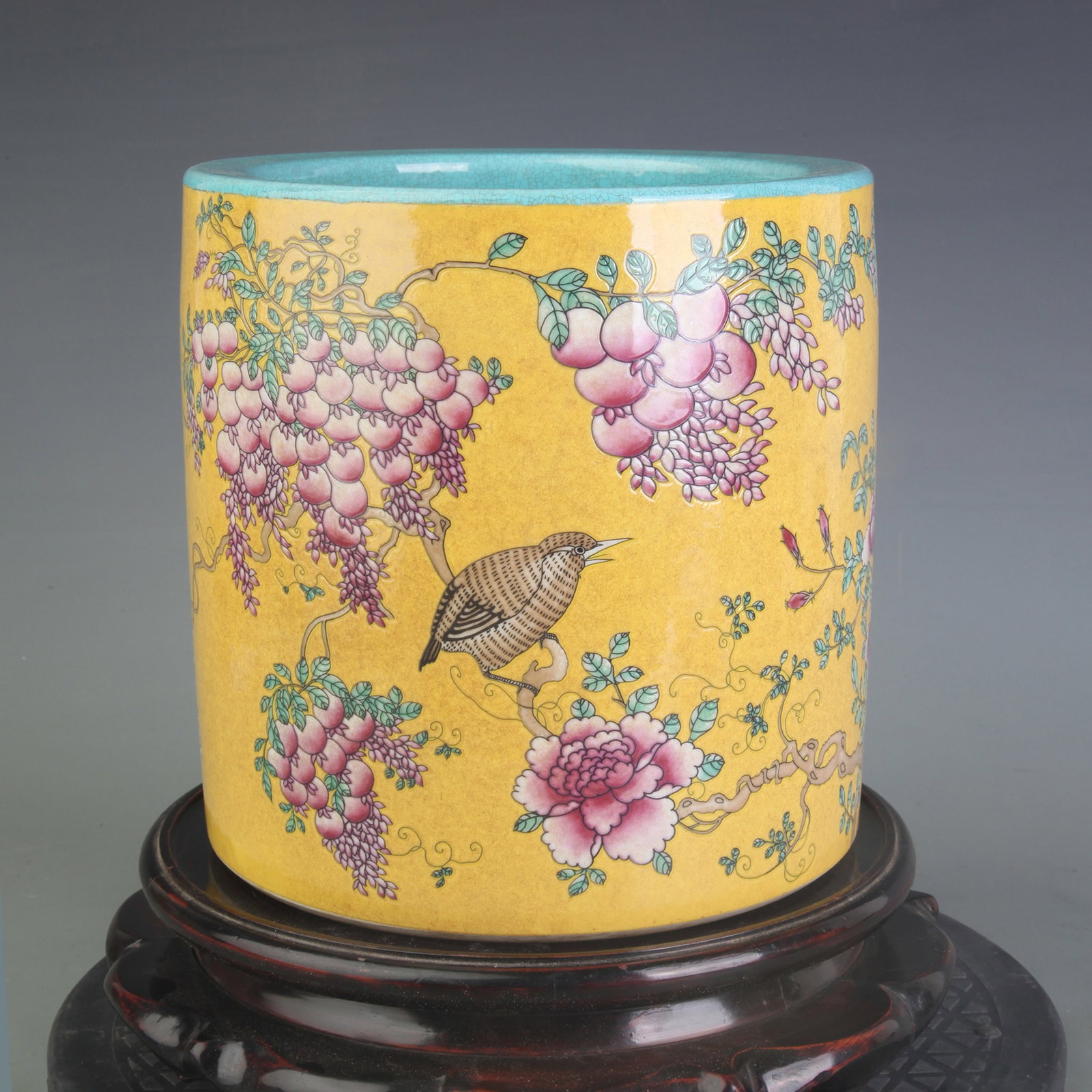 FAMILLE ROSE YELLOW GROUND FLORAL BRUSH POT (1 of 5)