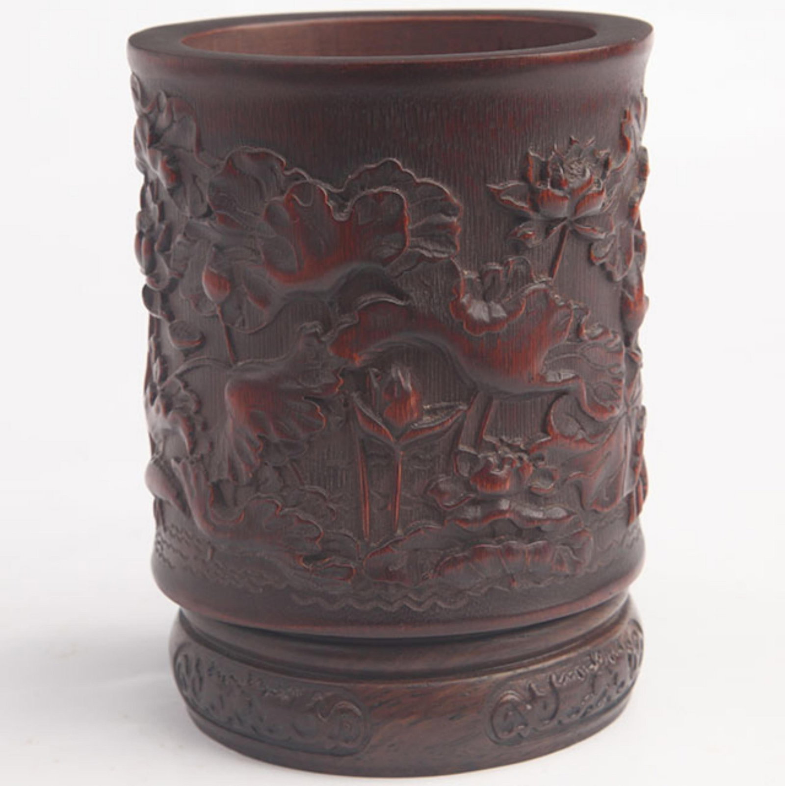 A FINE BAMBOO MADE LOTUS CARVING CALLIGRAPHY PEN HOLDER: Republic Period; High: 4.25 inch; Diameter:4.00 inch; Woodbase for picture and display only