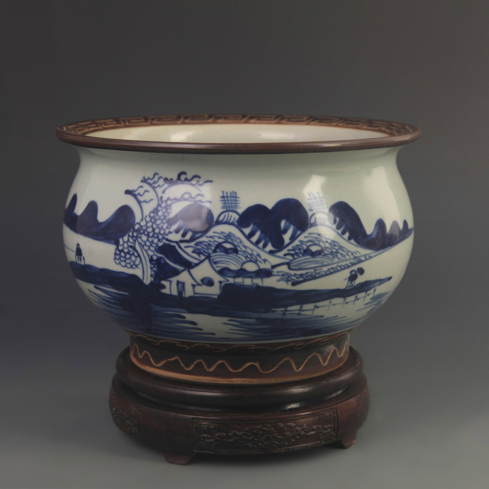 BLUE AND WHITE LANDSCAPE PATTERN JAR: Qing Dynasty Kang Xi Period: High: 6.20 inch; Diameter: 8.80 inch; Woodbase for picture and display only