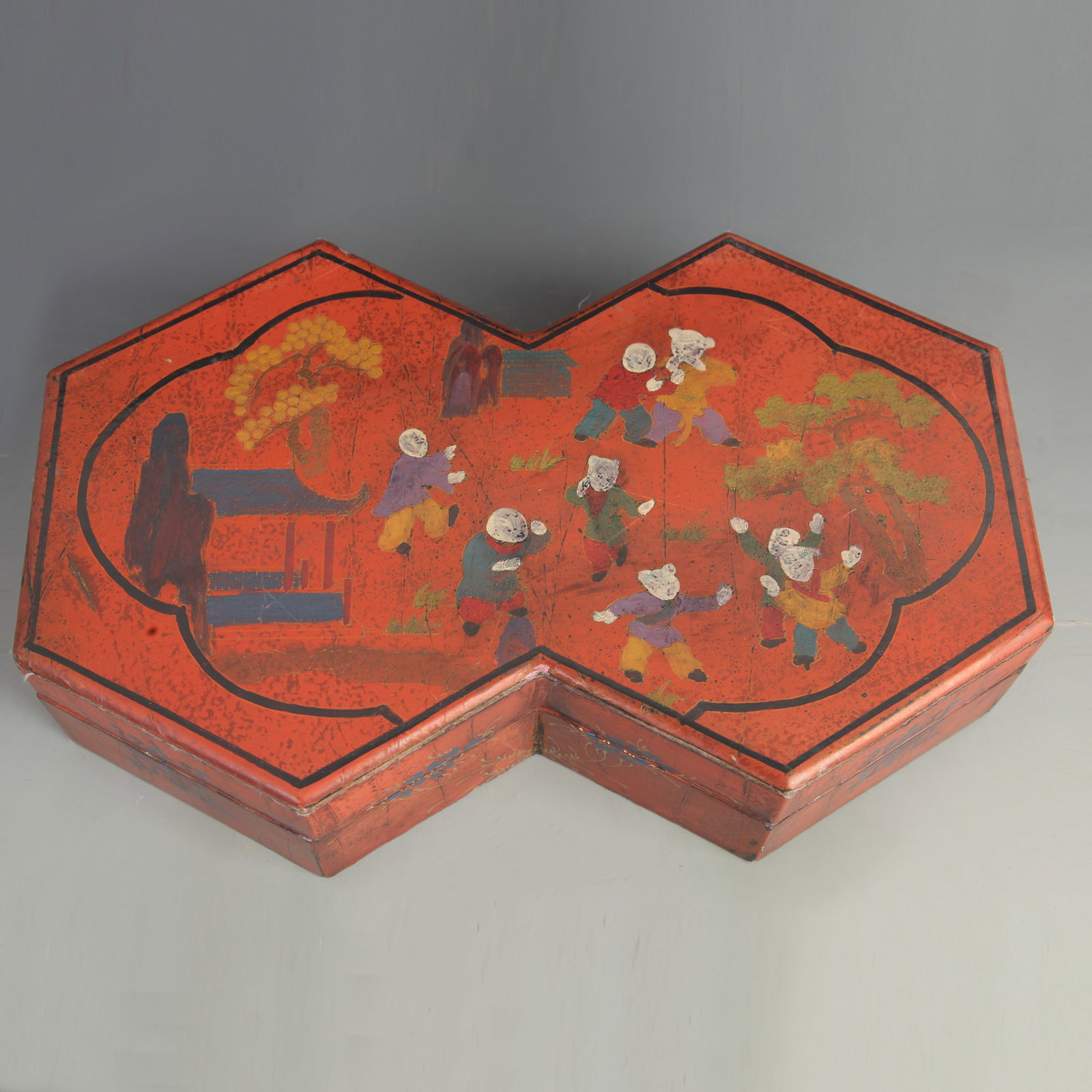 LACQUER AND PAINTED DOUBLE-PANEL BOX WITH CHILDREN PLAYING: Qing Dynasty; High: 3.00 inch; Width: 11.5 inch; Woodbase for picture and display only