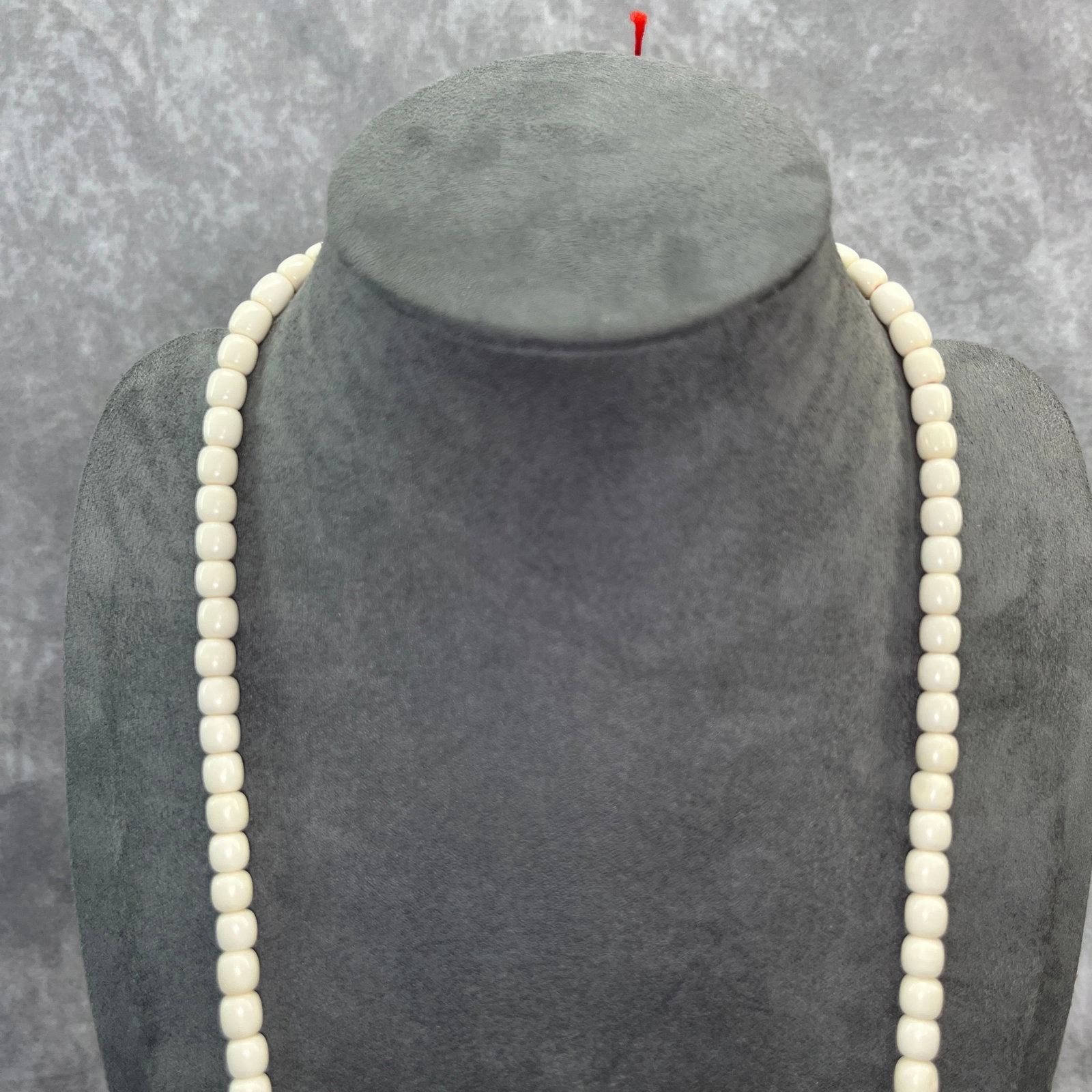A FINE OX BONE MADE NECKLACE - 3