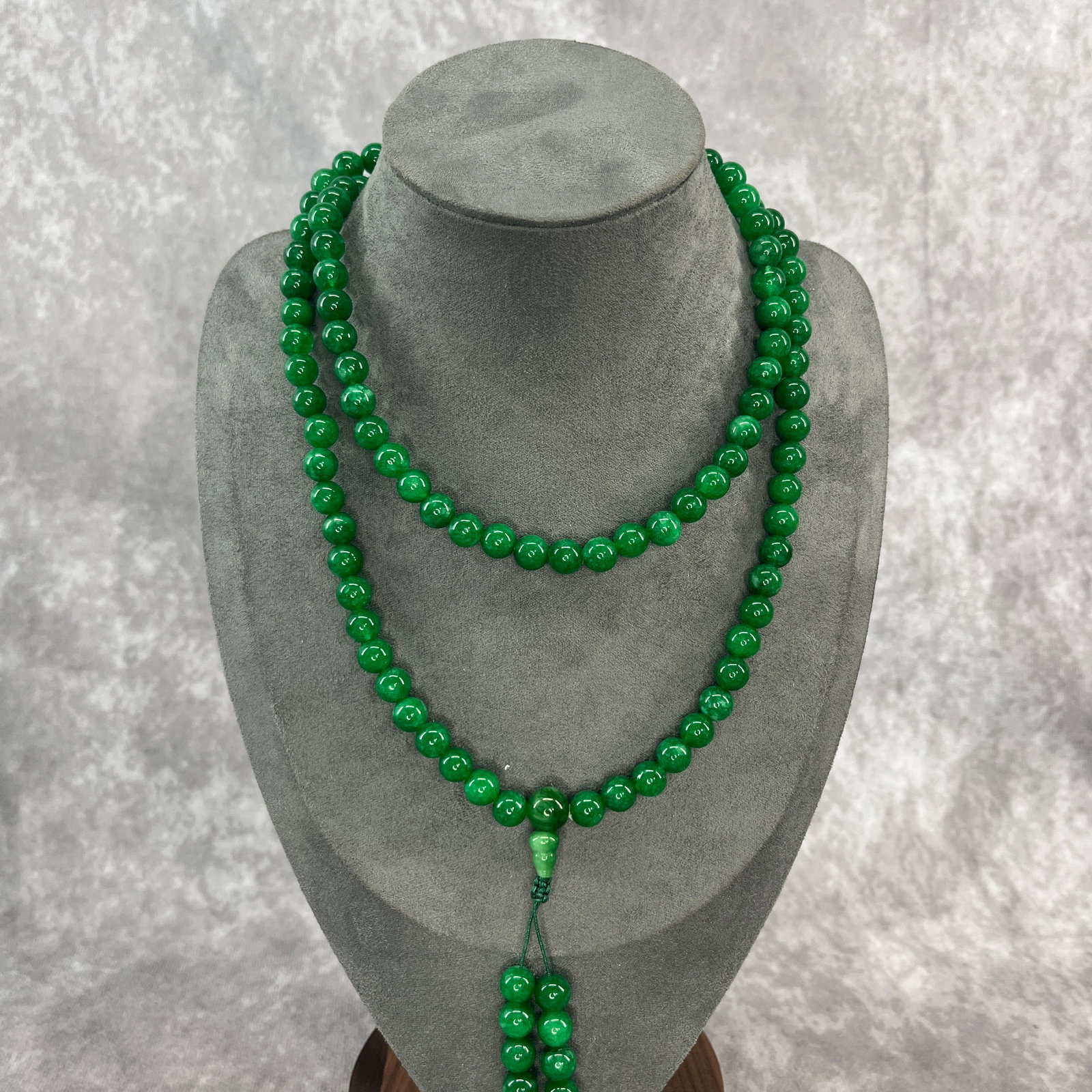 A FINE JADE MADE NECKLACE - 4