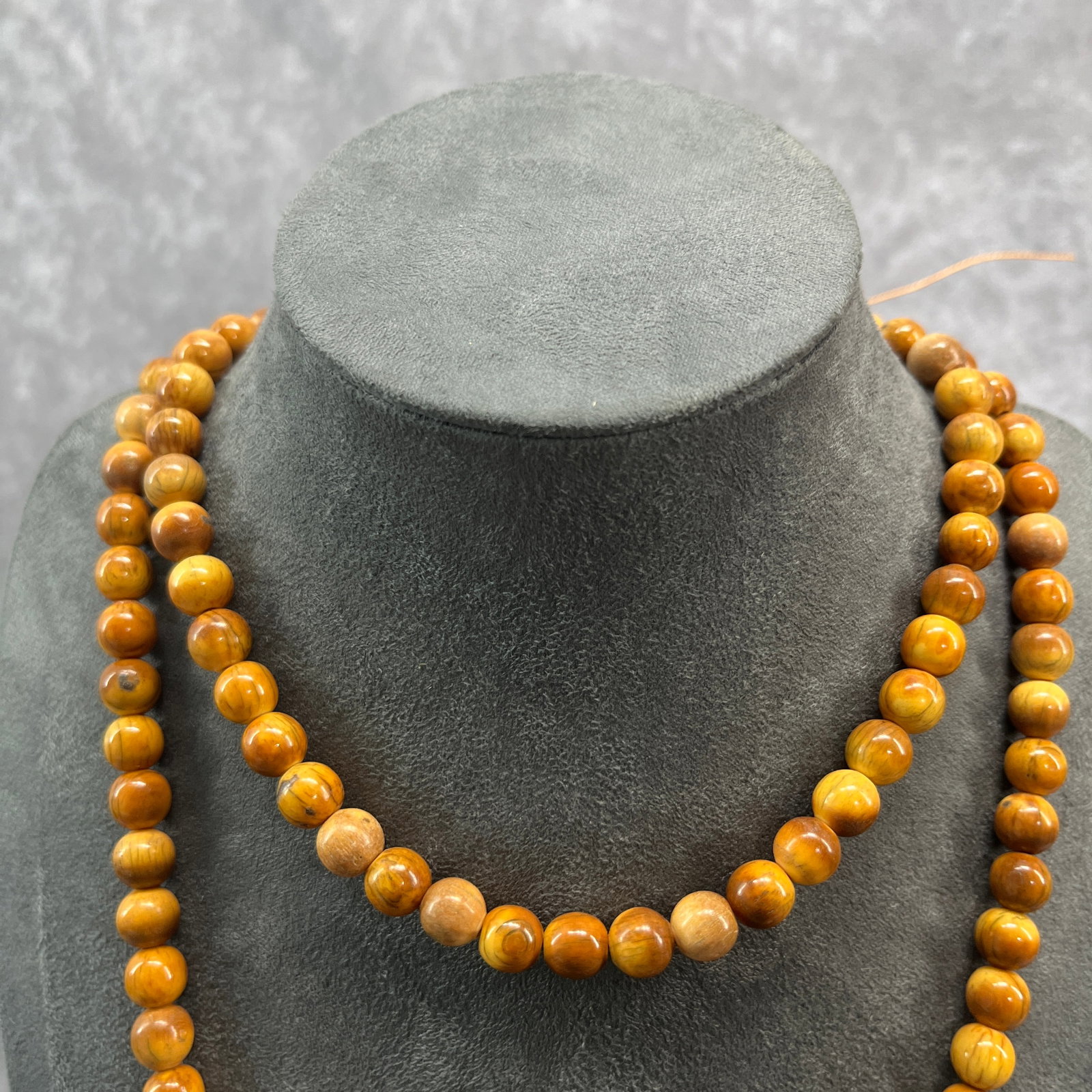 A FINE OX BONE MADE NECKLACE - 3
