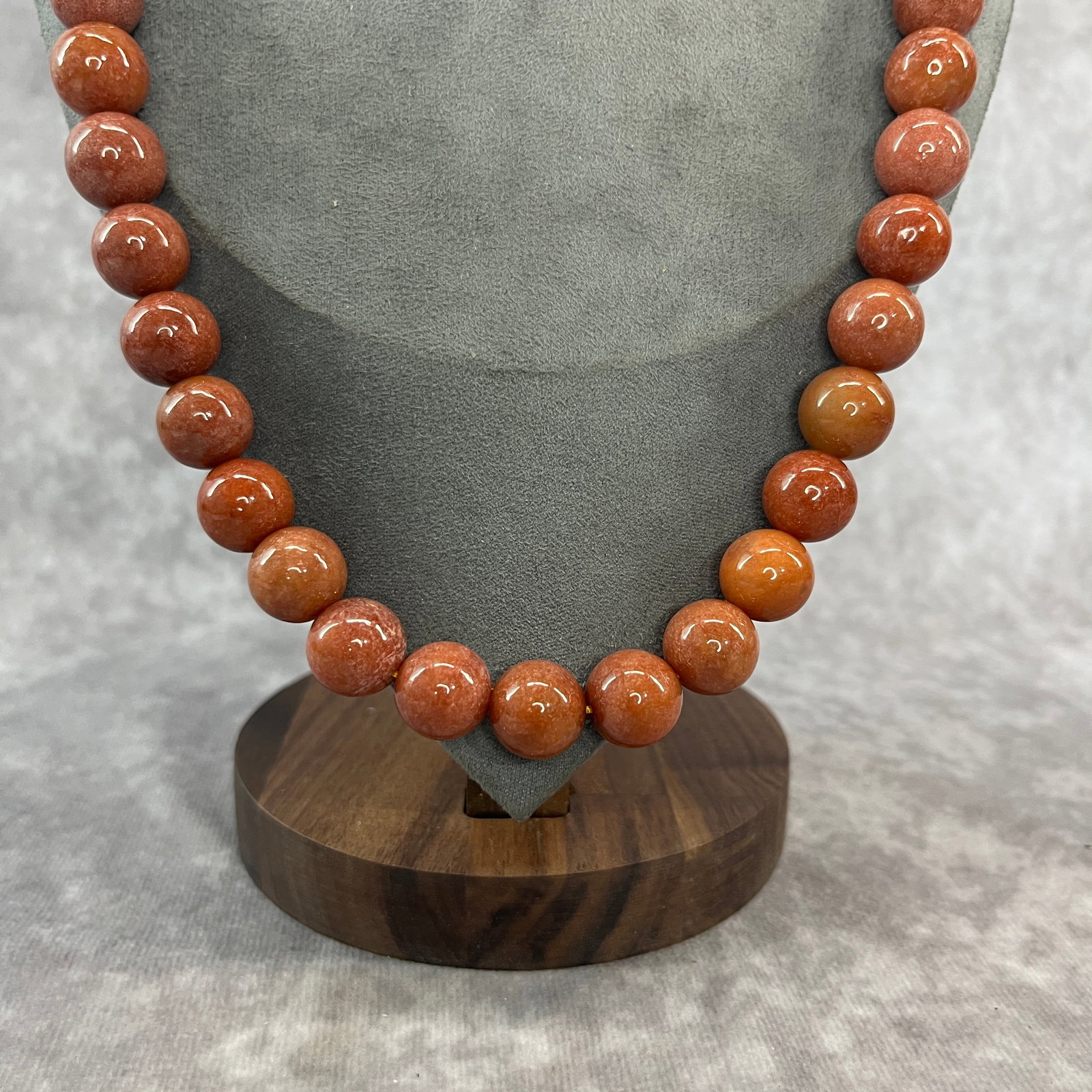 A FINE JADE MADE NECKLACE - 2