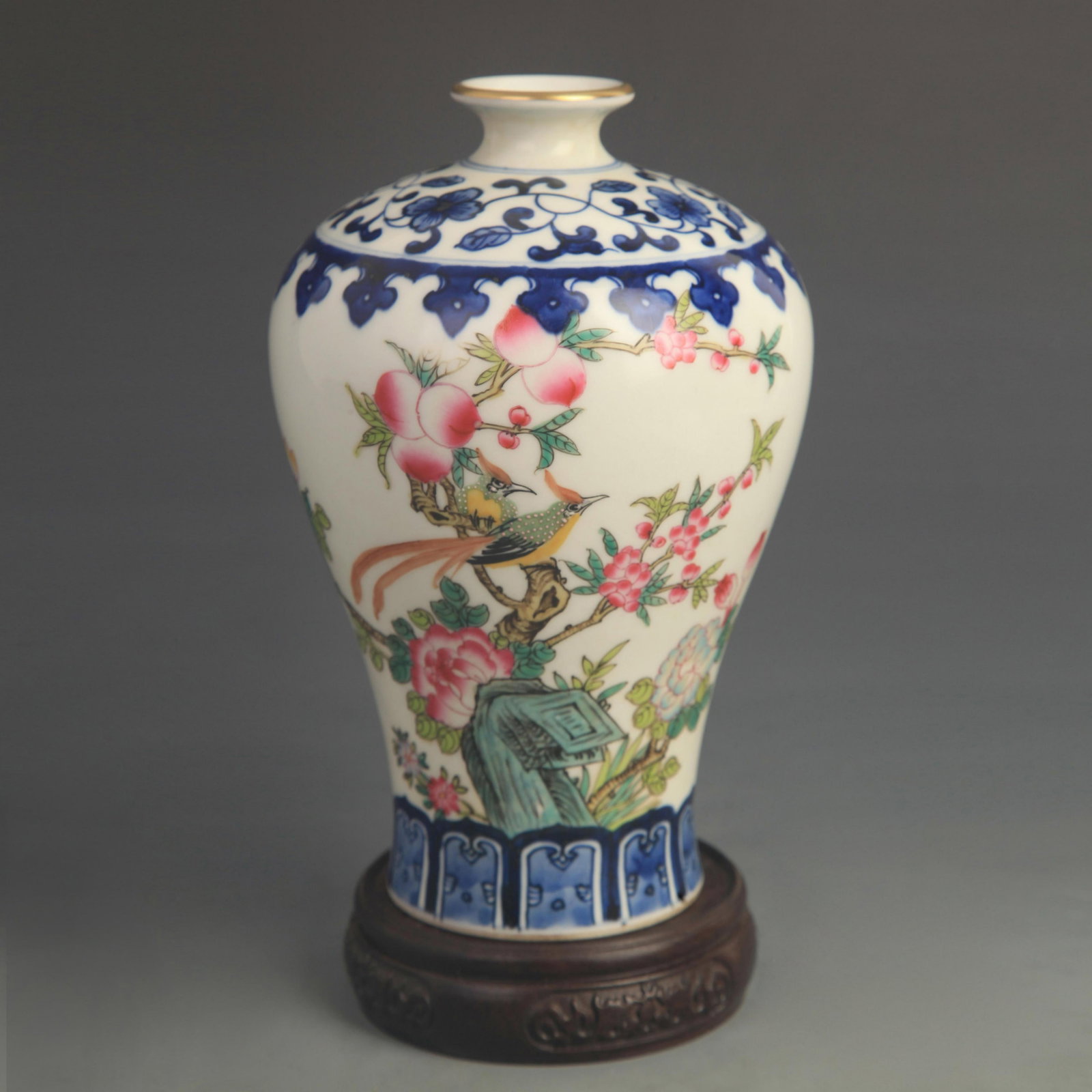 A FINE ENAMEL COLOR FLOWER AND BIRD PATTERN MEI STYLE VSE: Qing Dynasty Qian Long Period Diameter:High: 7.80 inch; Diameter: 4.80 inch; Woodbase for picture and display only