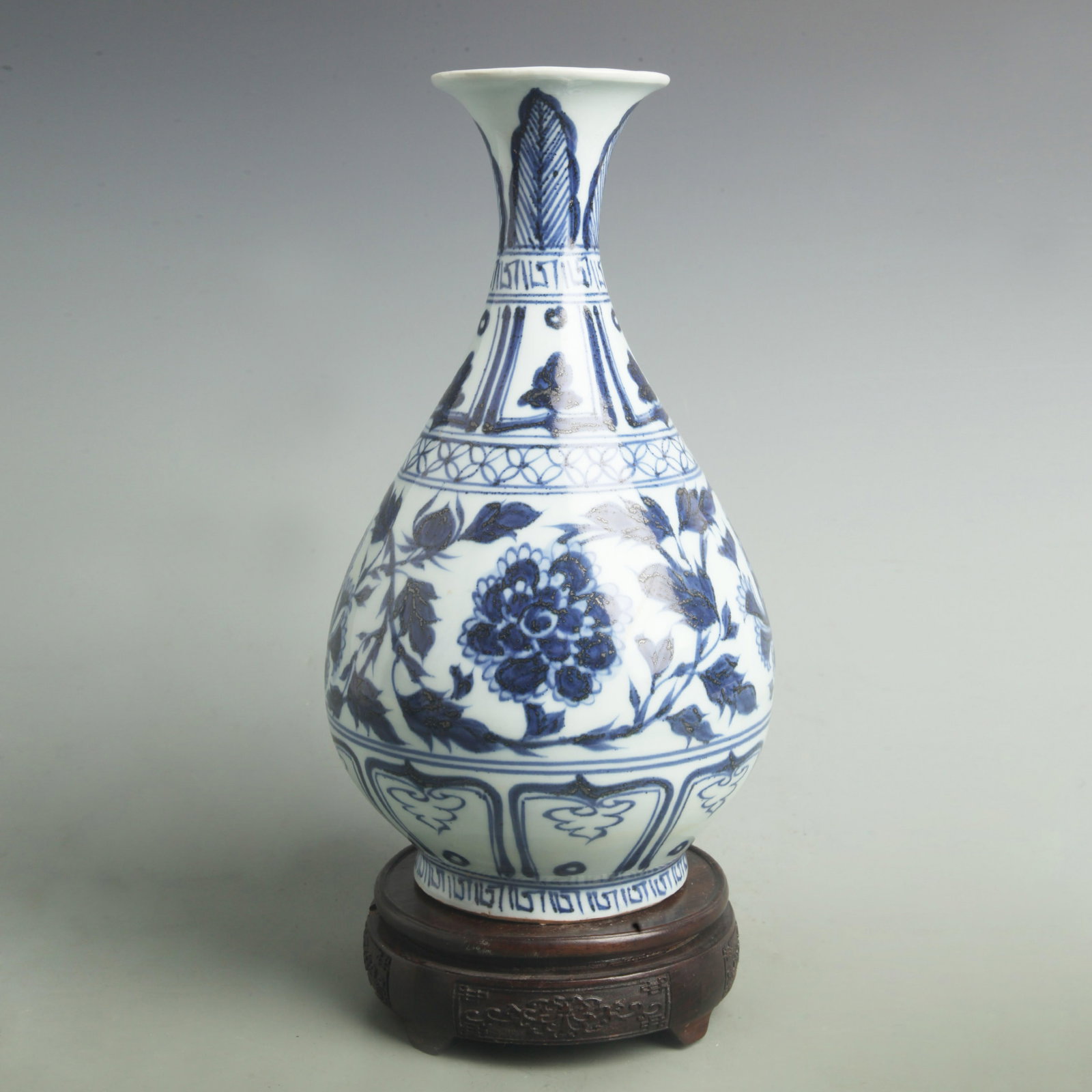 BLUE AND WHITE FLORAL “YUHUCHUN?? STYLE PORCELAIN VASE: Yuan Dynasty Style; High: 11.5 inch; Width: 6.5 inch; Woodbase for picture and display only
