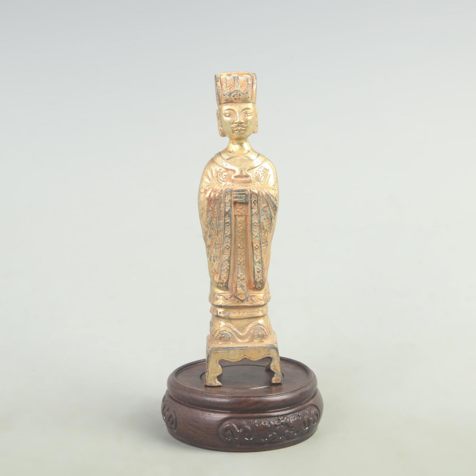 A GILT BRONZE STANDING SCHOLAR FIGURE: Tang Dynasty Style; High: 5.9 inch; Width: 1 inch; Long: 1.4 inch; Woodbase for picture and display only