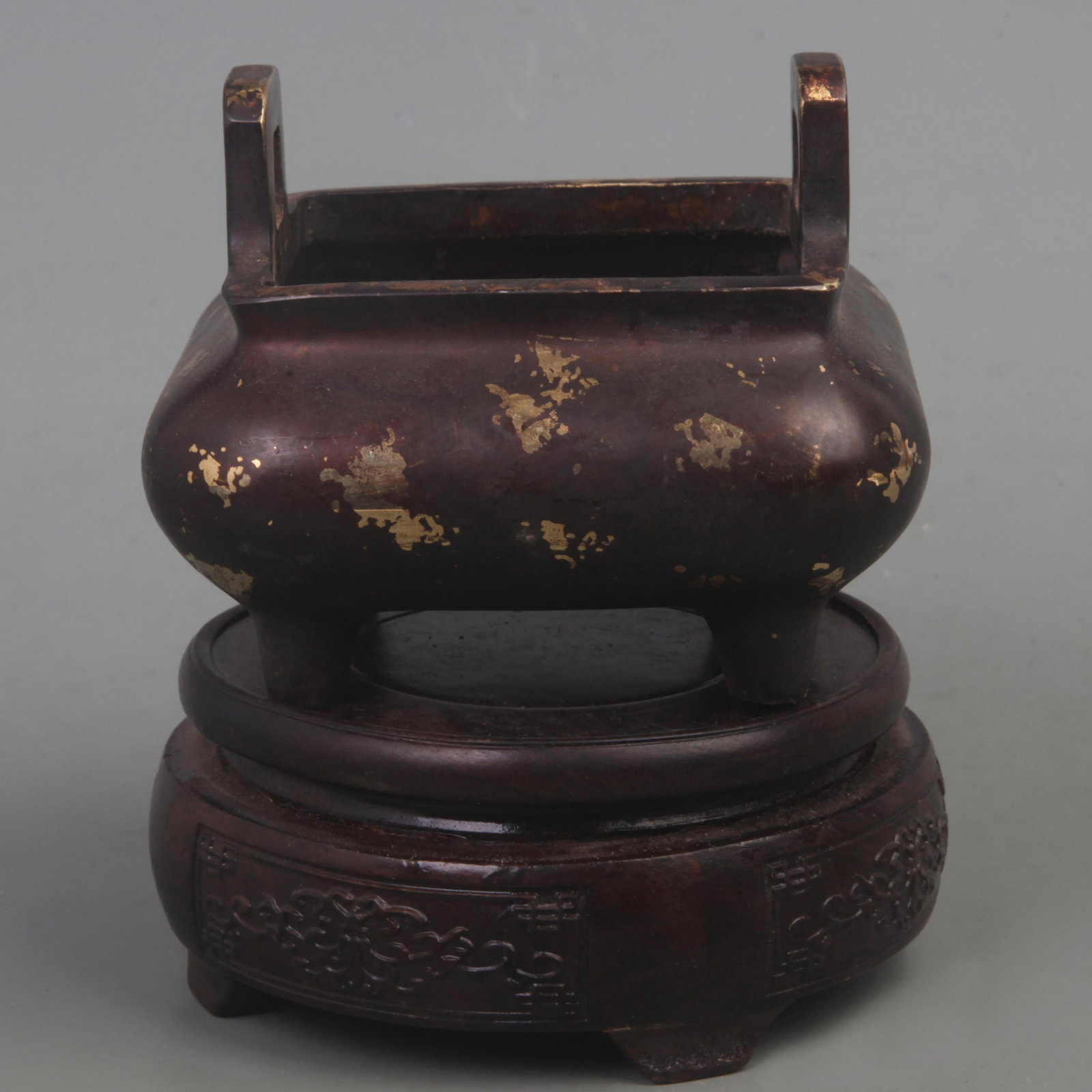 A FINE XUAN DE STYLE SPRINKLE GOLD BRONZE CENSER: Ming Dynasty Style; Long: 4.2 inch; High: 4.2 inch; High: 3.1 inch; Woodbase for picture and display only