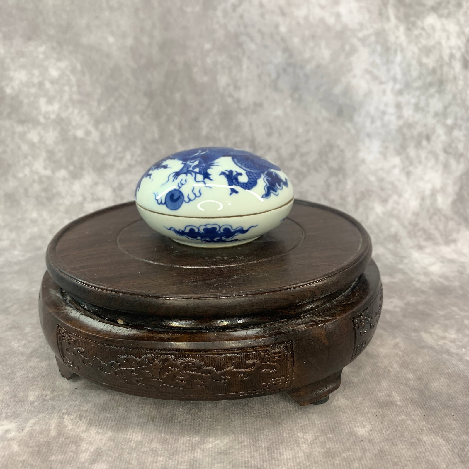BLUE AND WHITE PORCELAIN DRAGON INK BOX (1 of 6)