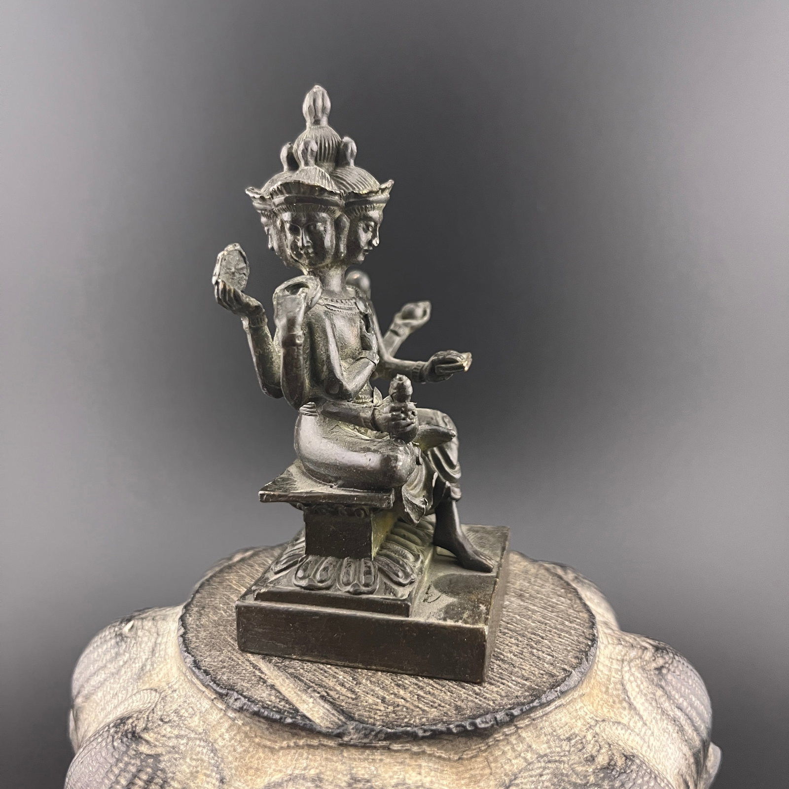 A SMALL BRONZE FOUR FACE PHRA PHROM STATUE - 2