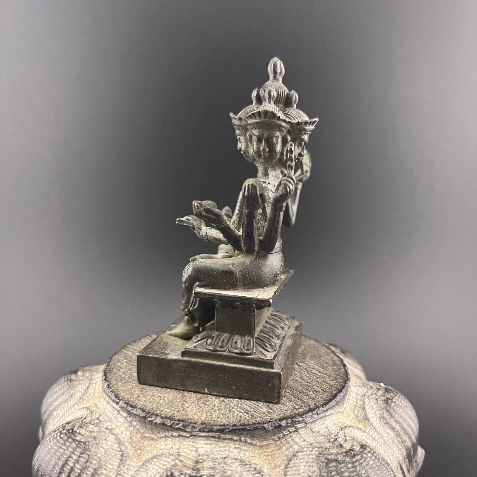A SMALL BRONZE FOUR FACE PHRA PHROM STATUE - 4