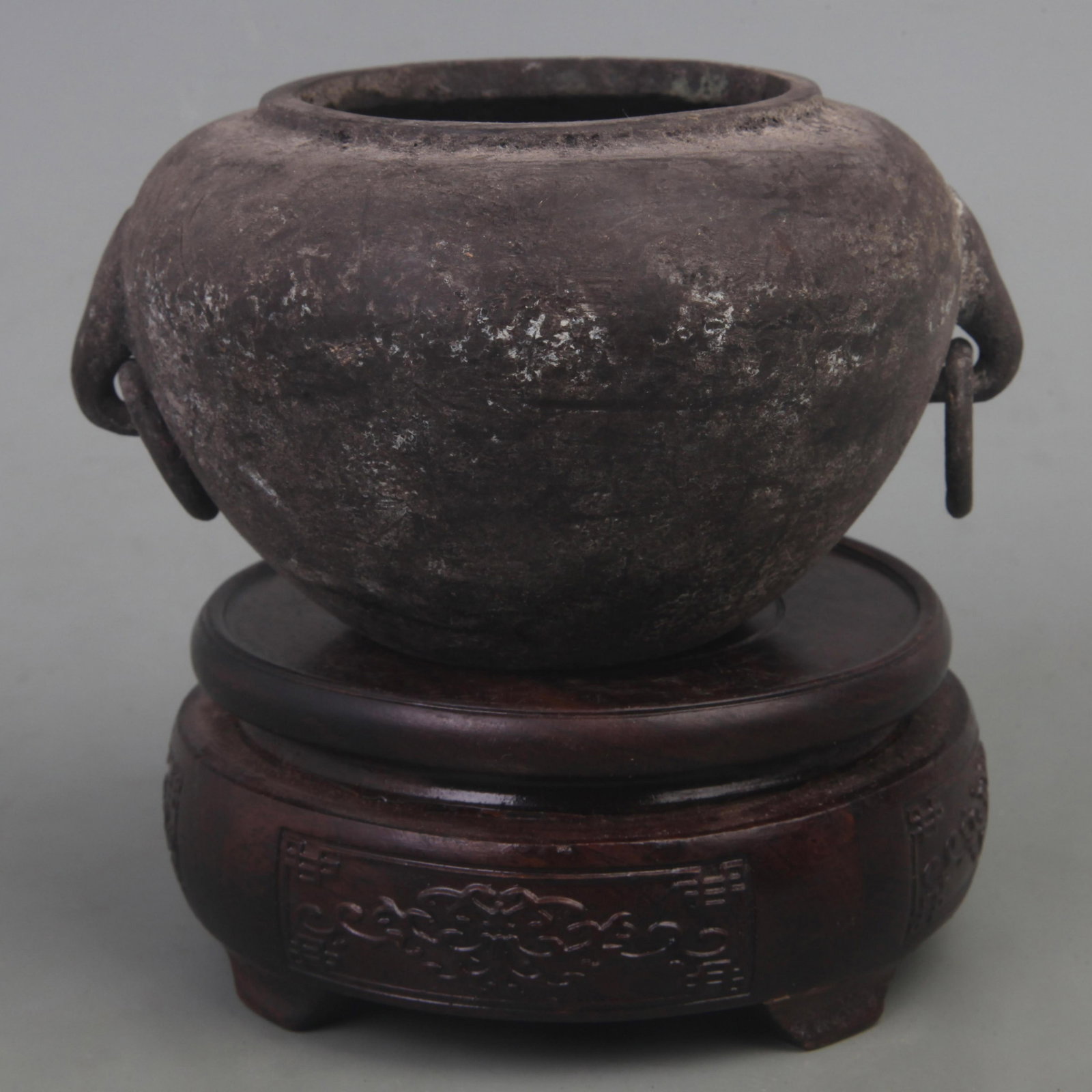 A XUAN DE STYLE ELEPHANT EAR BRONZE CENSER: Ming Dynasty Style; Diameter: 5.3 inch; High: 2.5 inch; Woodbase for picture and display only