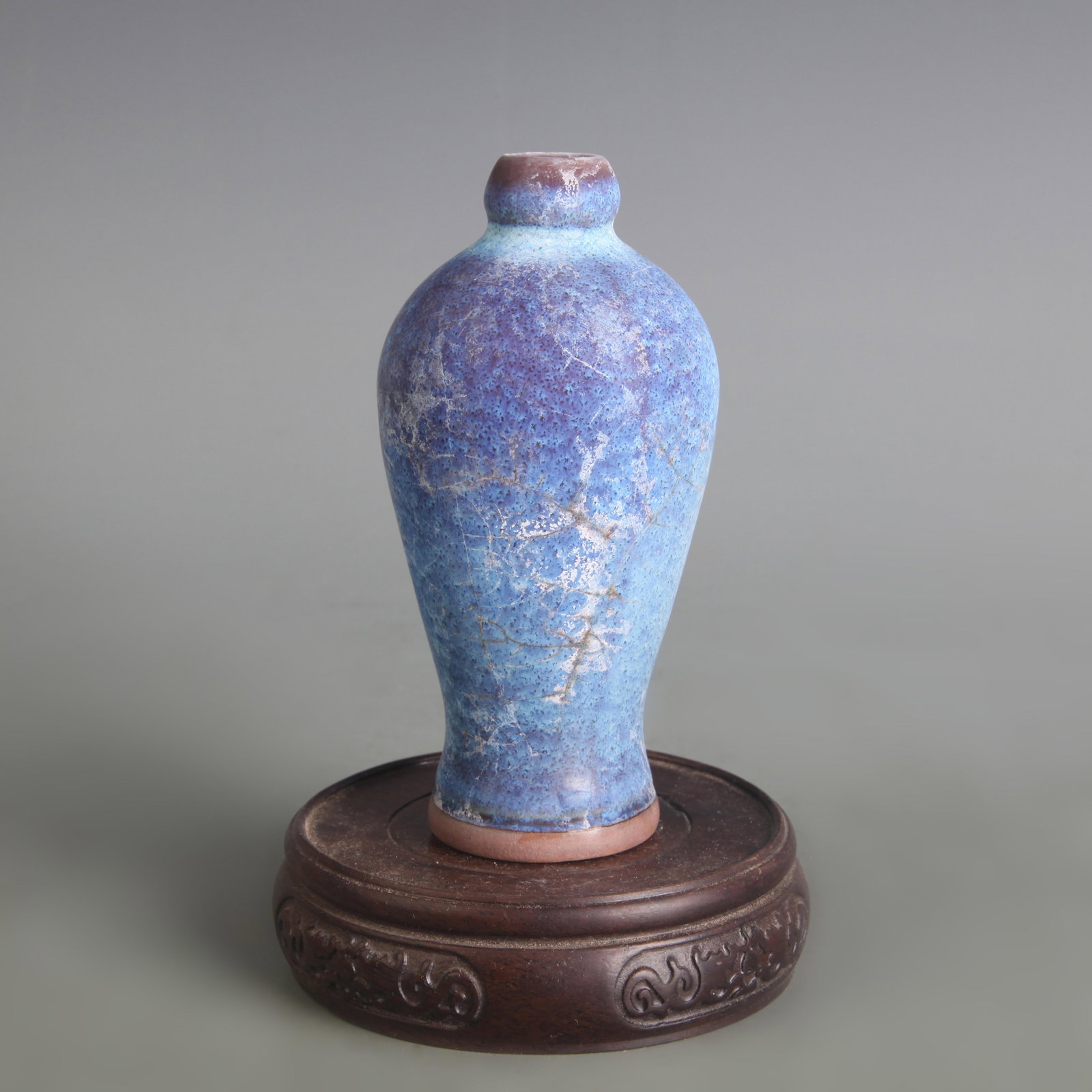 A FINE JUN WARE SMALL PLUM VASE - 4