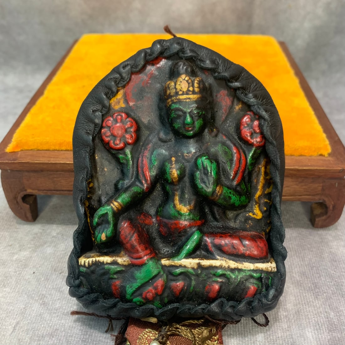 A FINE TIBETAN GREEN TARA PORTABLE GAU AMULET (1 of 4)