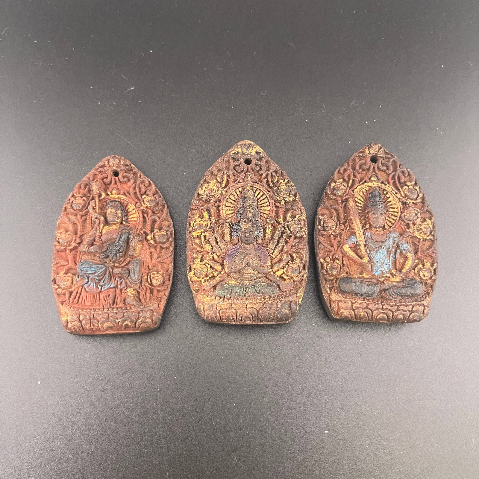 GROUP OF THREE CHINESE HERBAL AND MEDICINE MADE PENDANT (1 of 5)