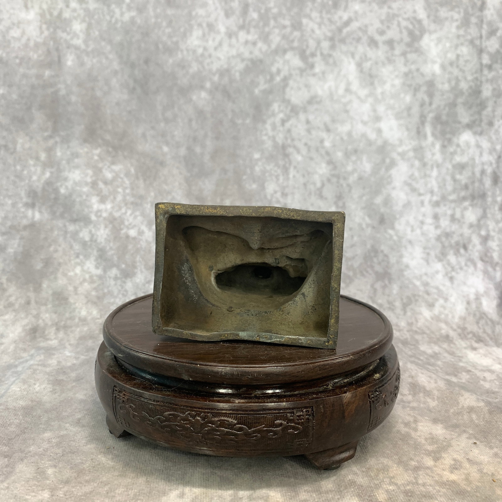 A FINE BRONZE SEATED ARHAT - 5