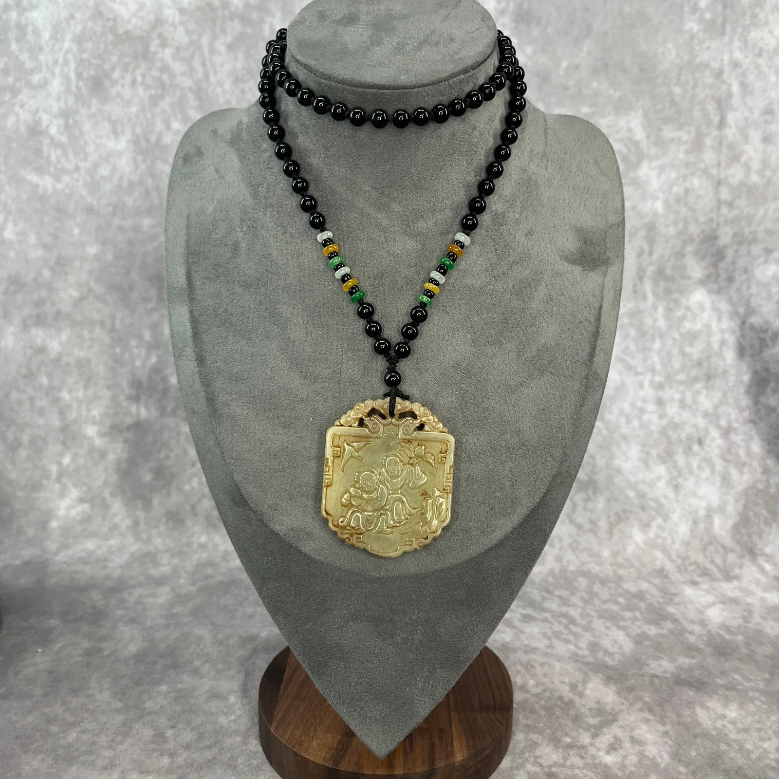 LARGE CELADON JADE "HE-HE ER XIAN" NECKLACE (1 of 4)
