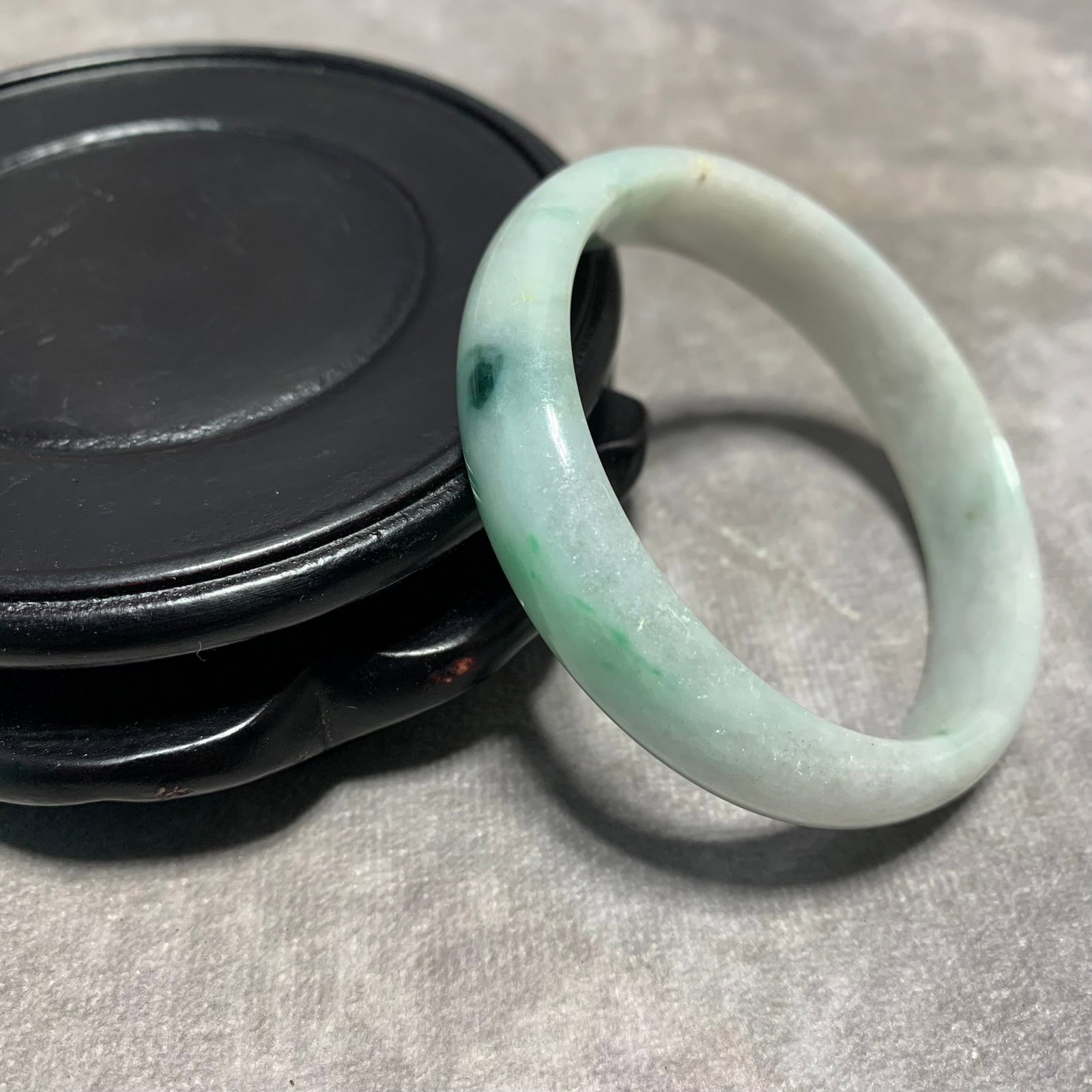 A FINE MODERN JADEITE BANGLE (1 of 3)