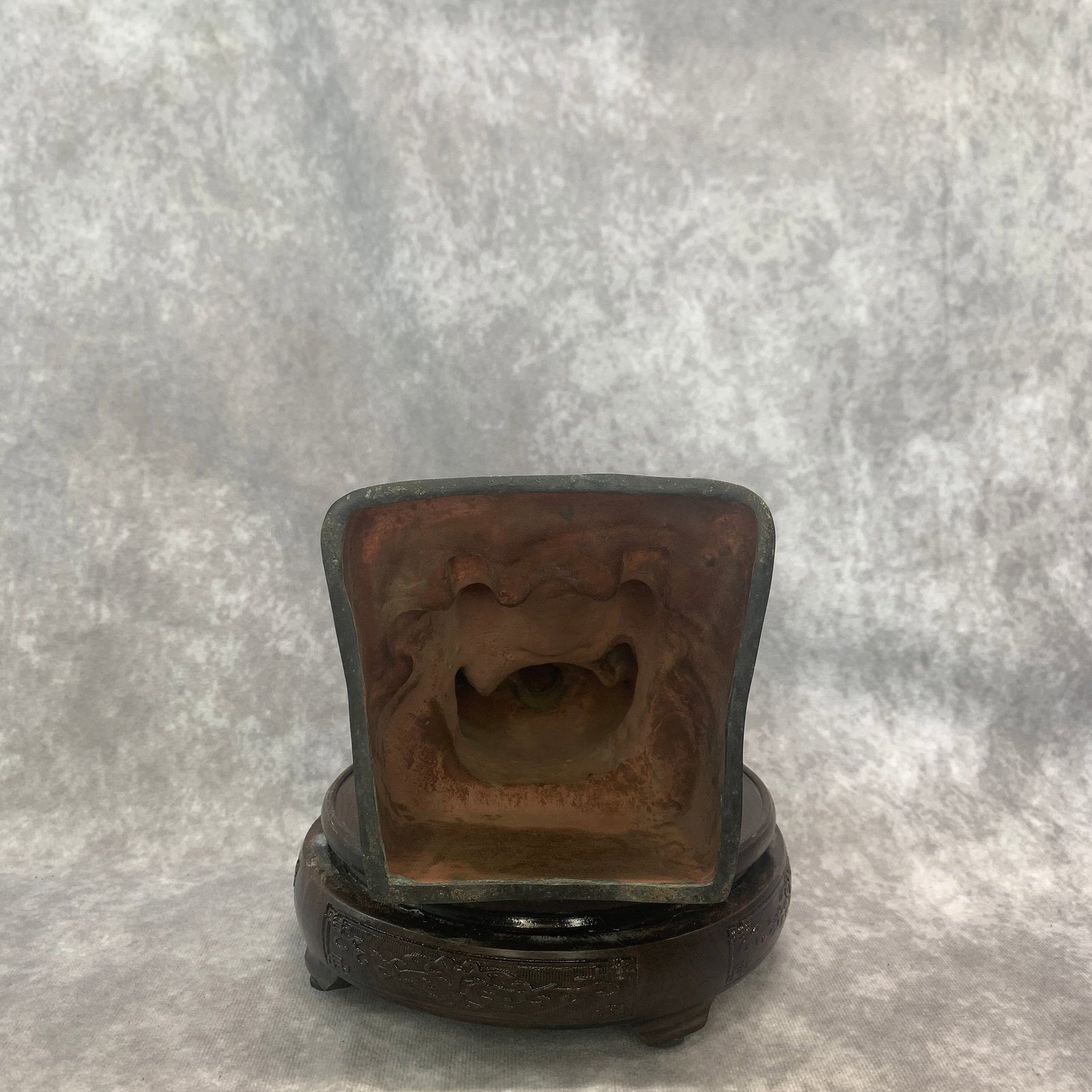 A FINE BRONZE SEATED IMMORTAL - 5