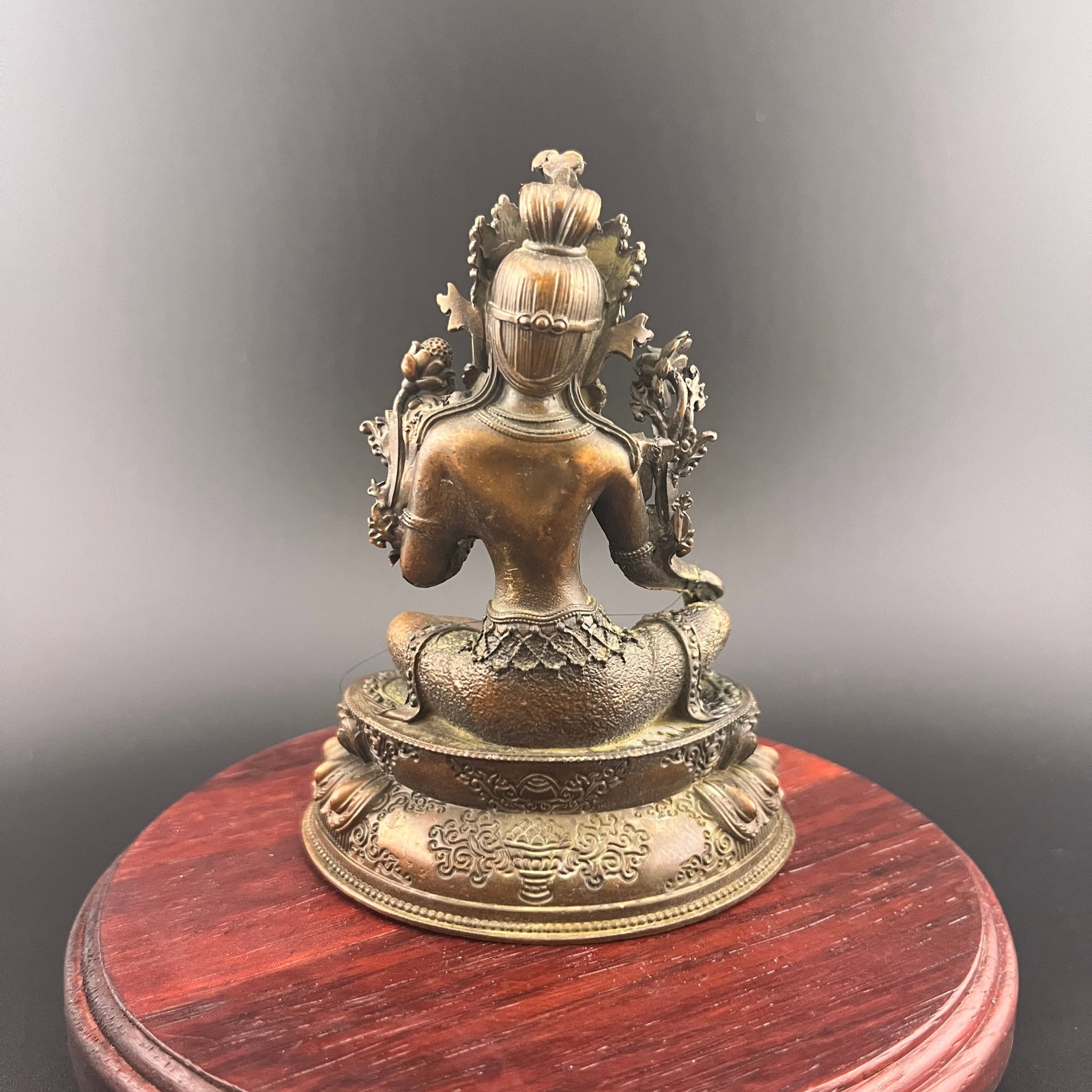 A SMALL BRONZE GREEN TARA STATUE - 5