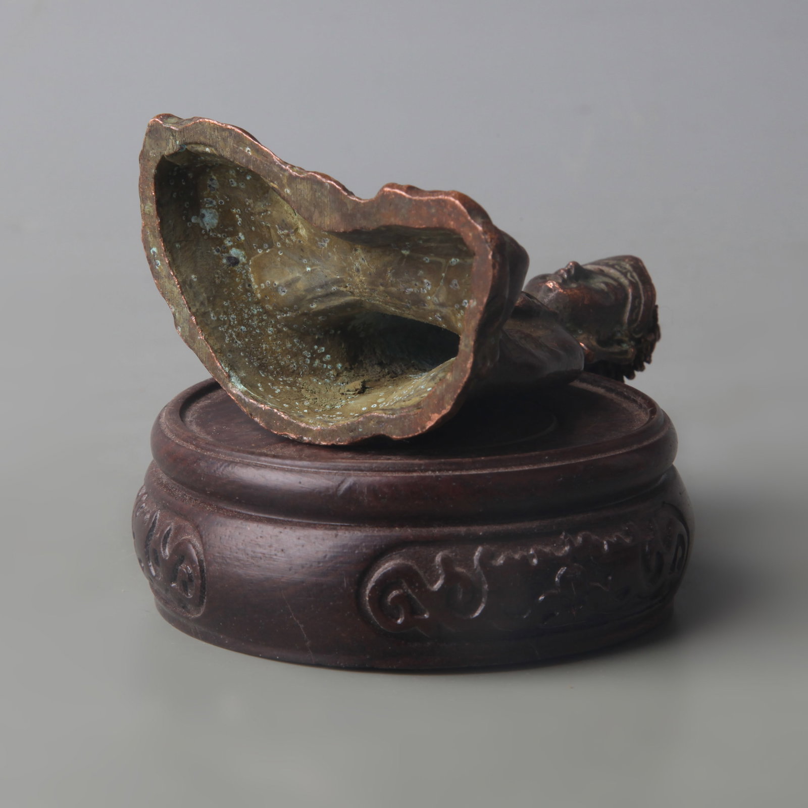 A SMALL BRONZE BUDDHA FIGURE - 5