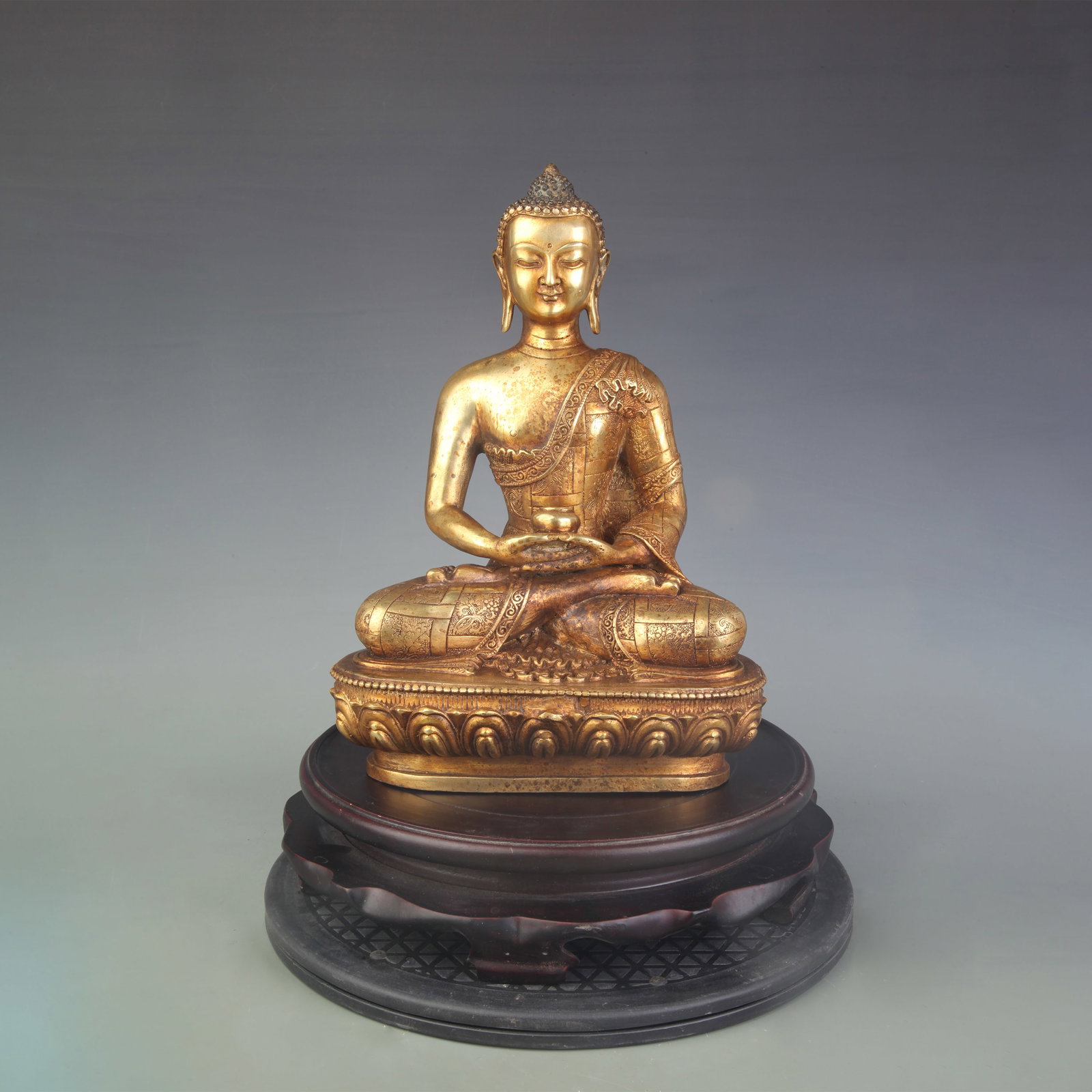 A BRONZE AMITABHA BUDDHA FIGURE: Qing Dynasty; High: 11.9 inch; Woodbase for picture and display only
