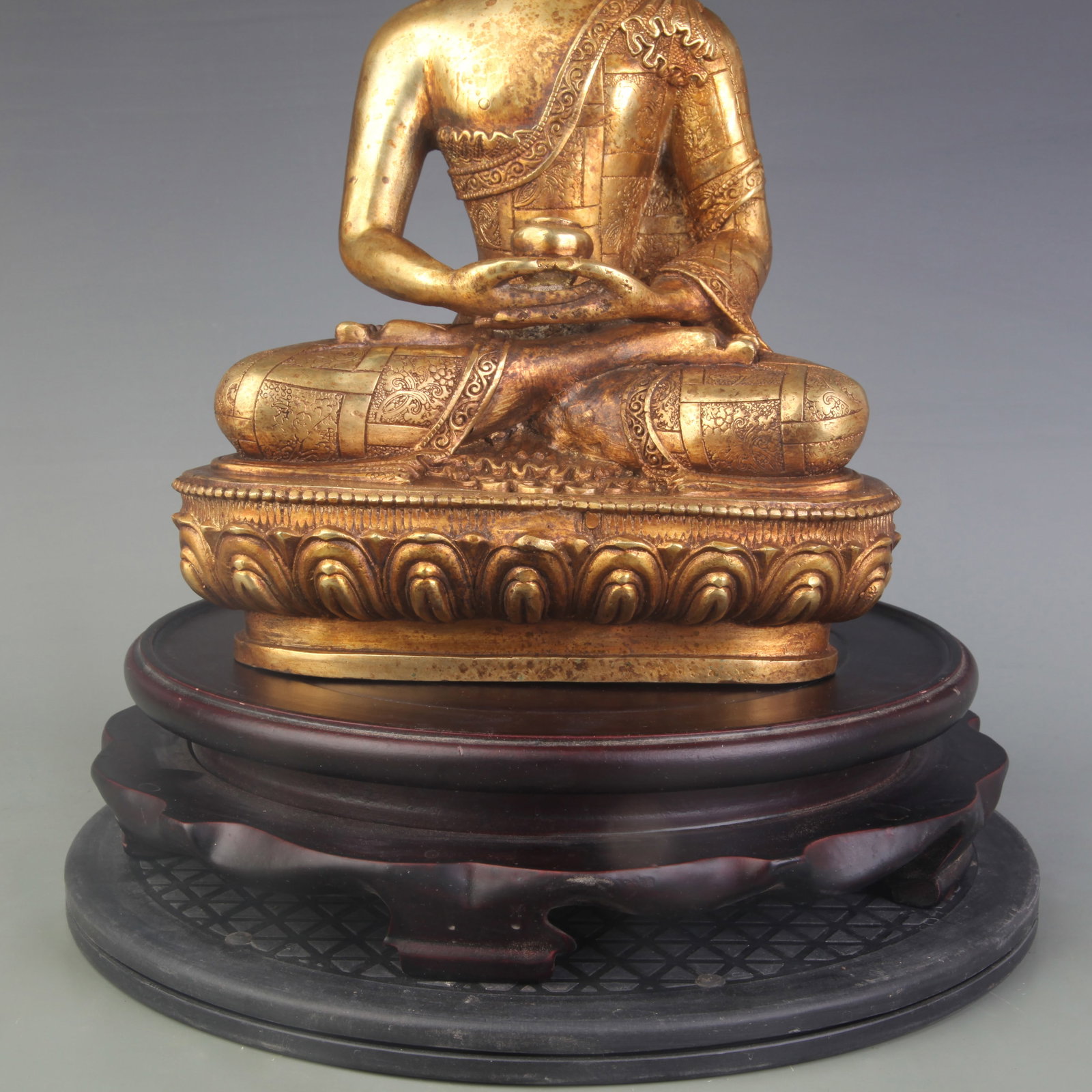 A BRONZE AMITABHA BUDDHA FIGURE - 3