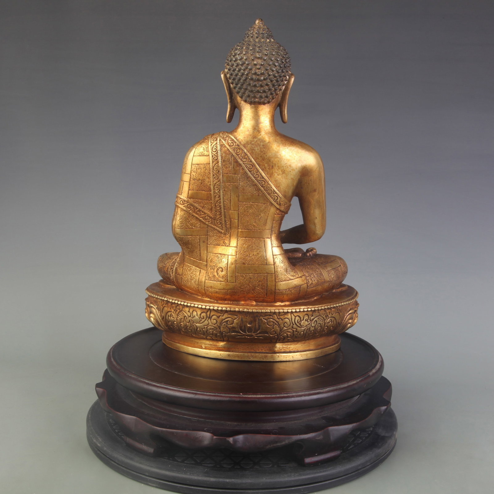 A BRONZE AMITABHA BUDDHA FIGURE - 4