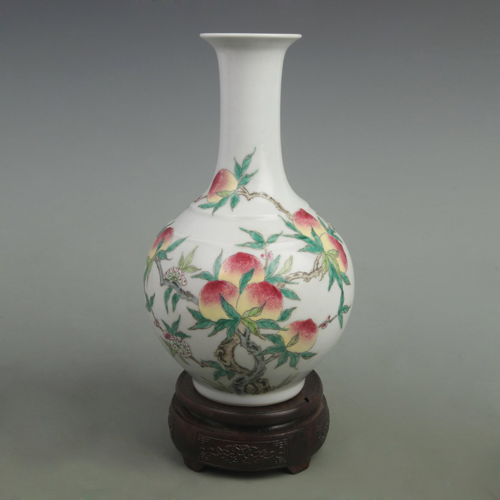 RARE FAMILLE ROSE NINE PEACHES PORCELAIN APPRECIATION VASE: Qing Dynasty Qian Long Period Diameter:High: 10 inch; Width: 6.5 inch; Woodbase for picture and display only
