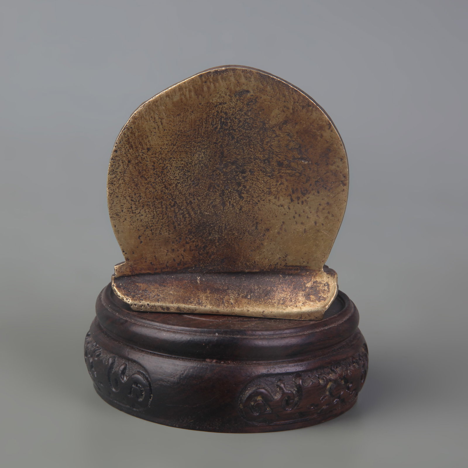A SMALL TIBETAN BUDDHIST FIGURE - 4