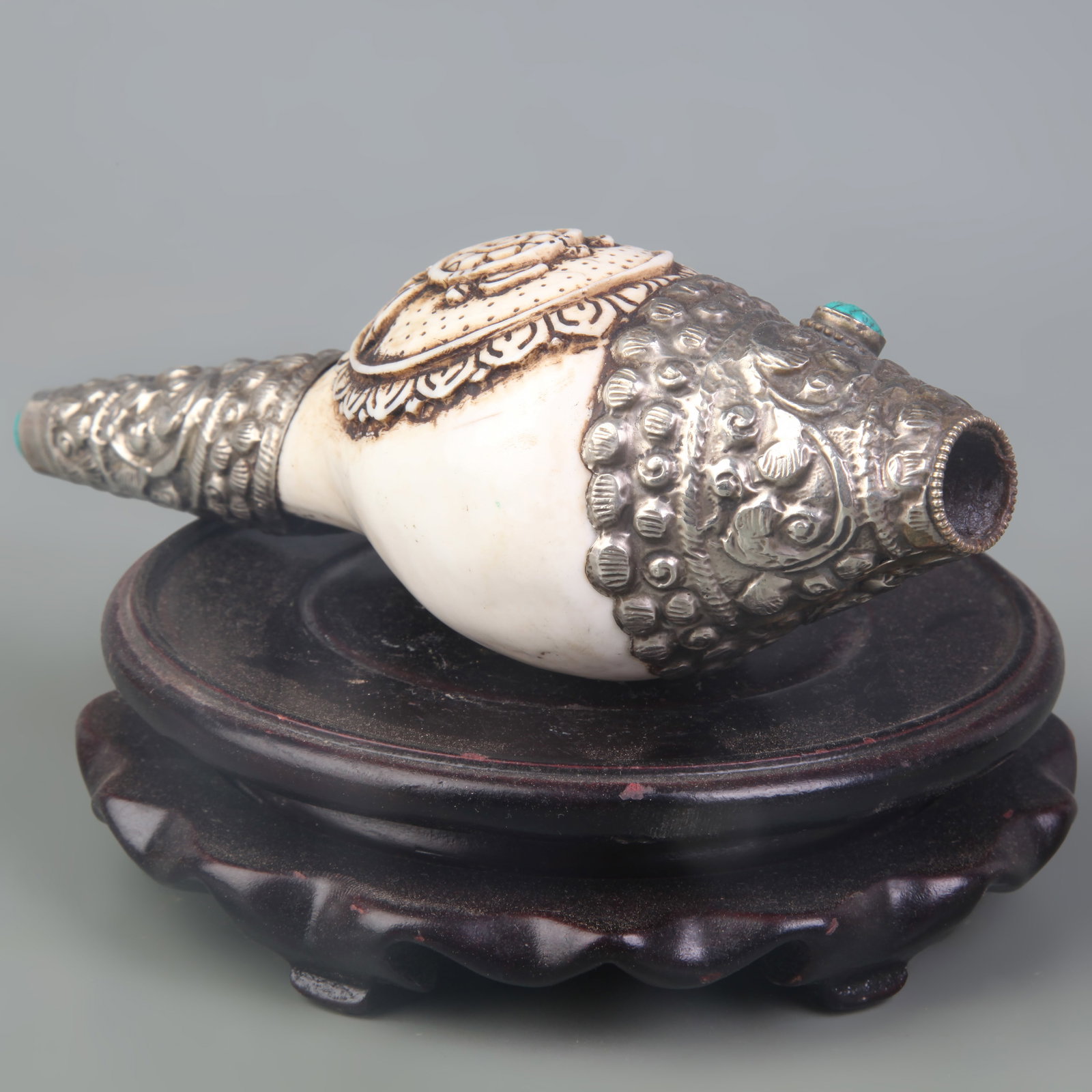 A TIBETAN BUDDHIST RITUAL CONCH SHELL - 3