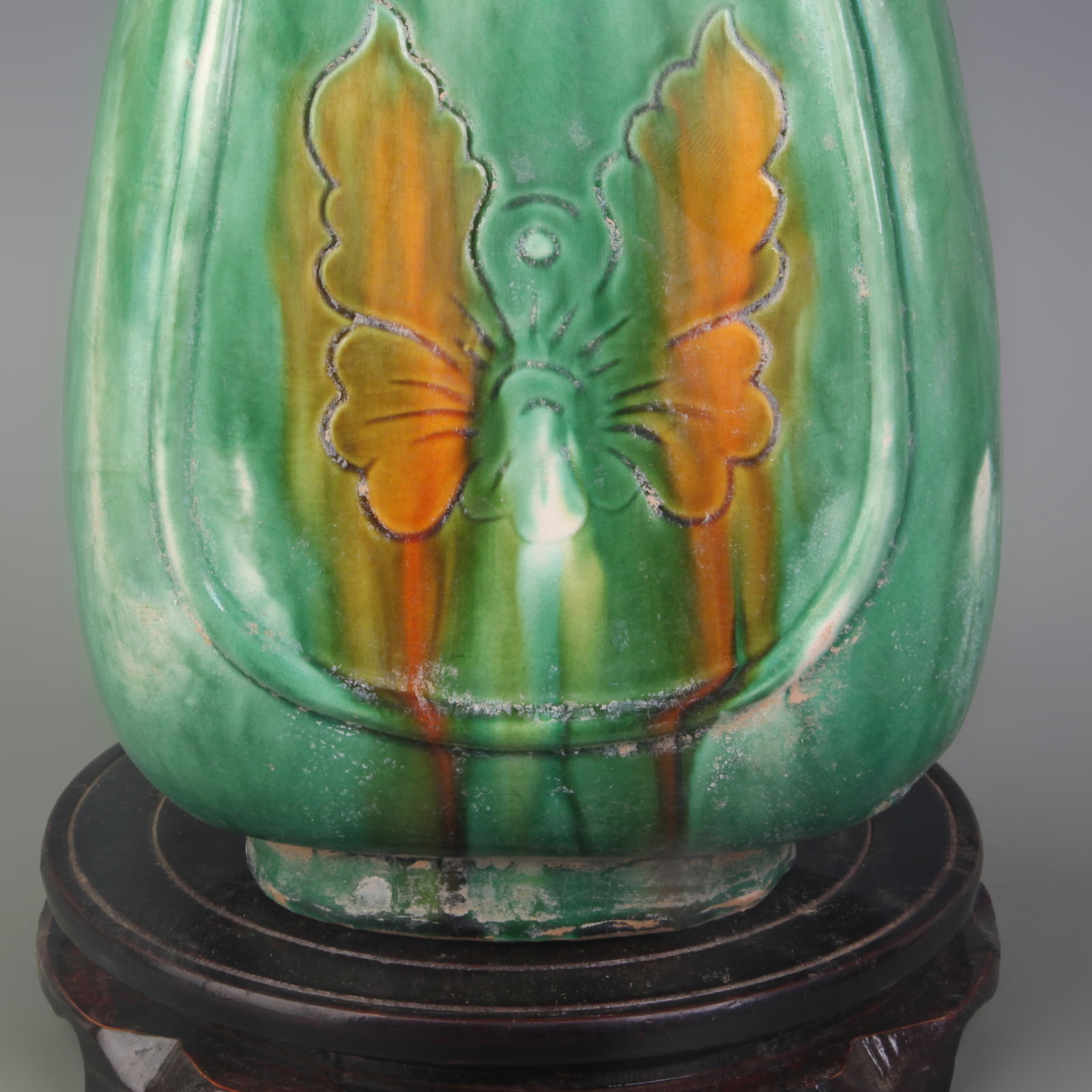 A GREEN-GLAZED HANDLED EWER - 3